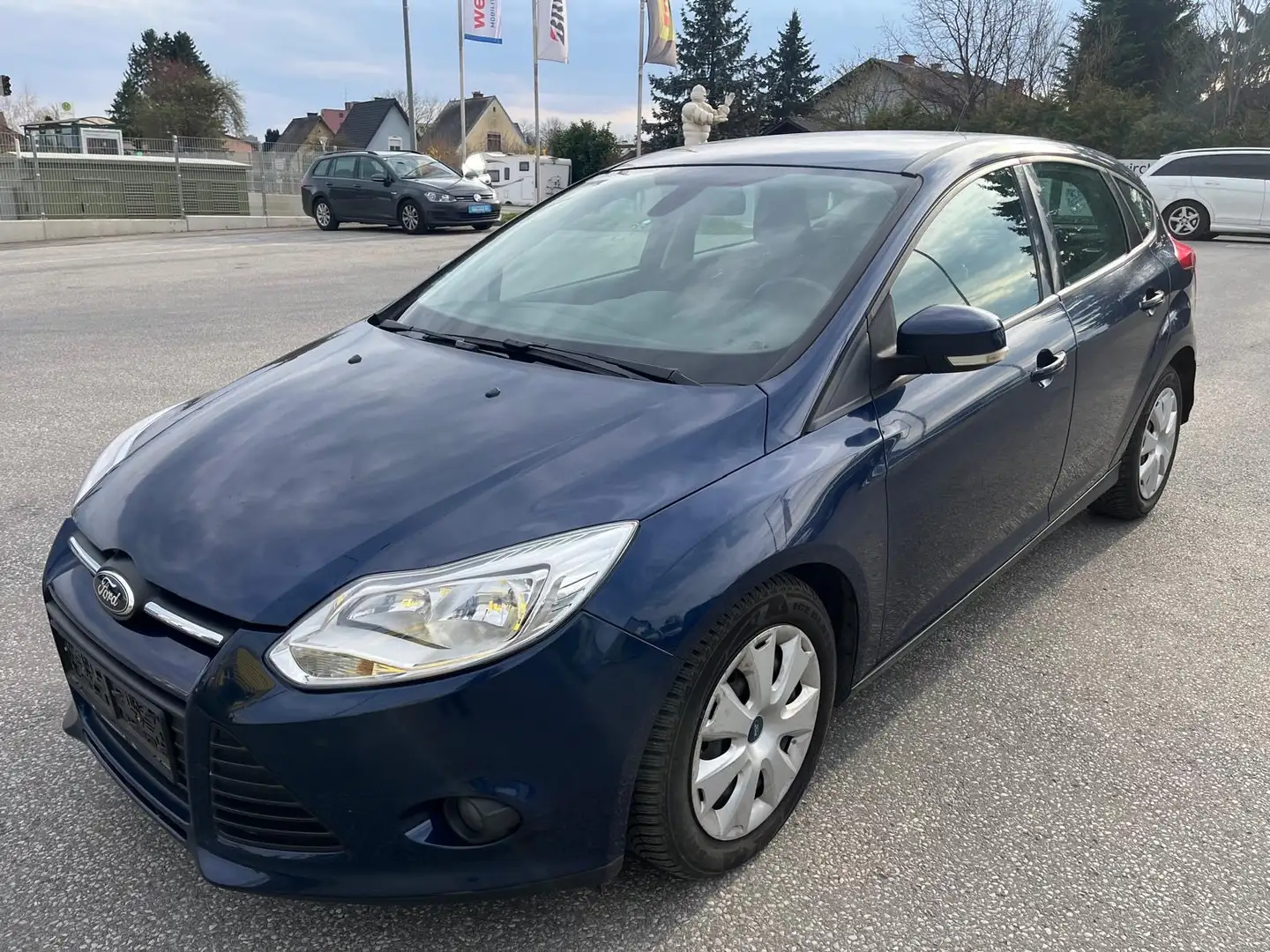 Ford Focus Trend 1,0 Blau - 1