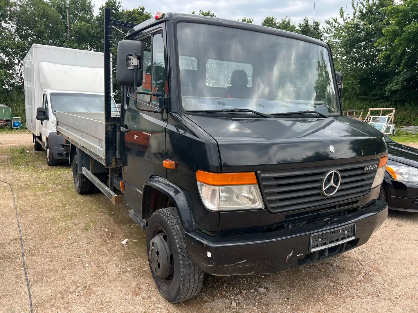 Mercedes-Benz Vario 612 D 668.322 Negru - 1