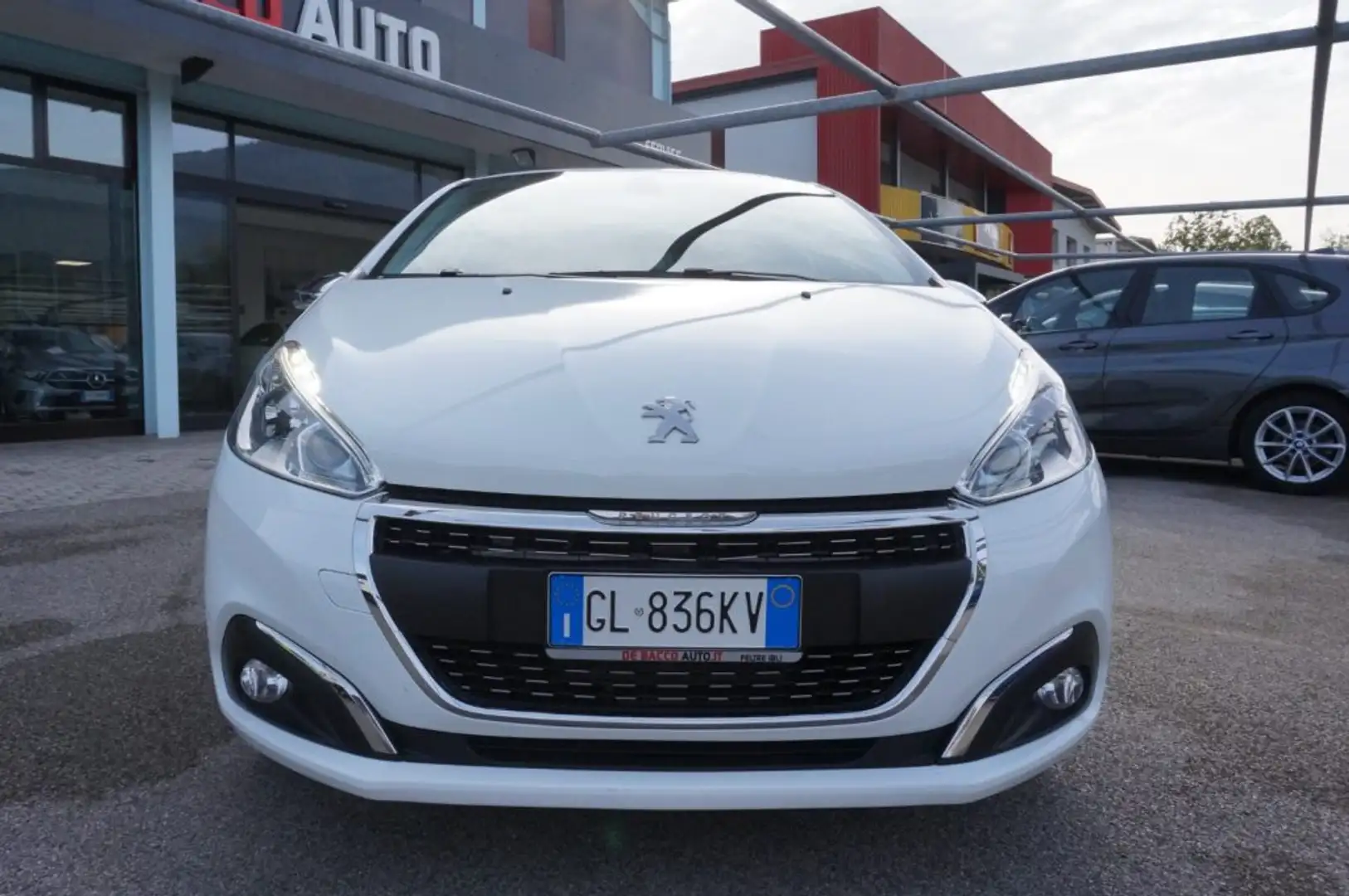 Peugeot 208 PureTech 82 Stop&Start Signature (OK NEOPATENTATI) Bianco - 2