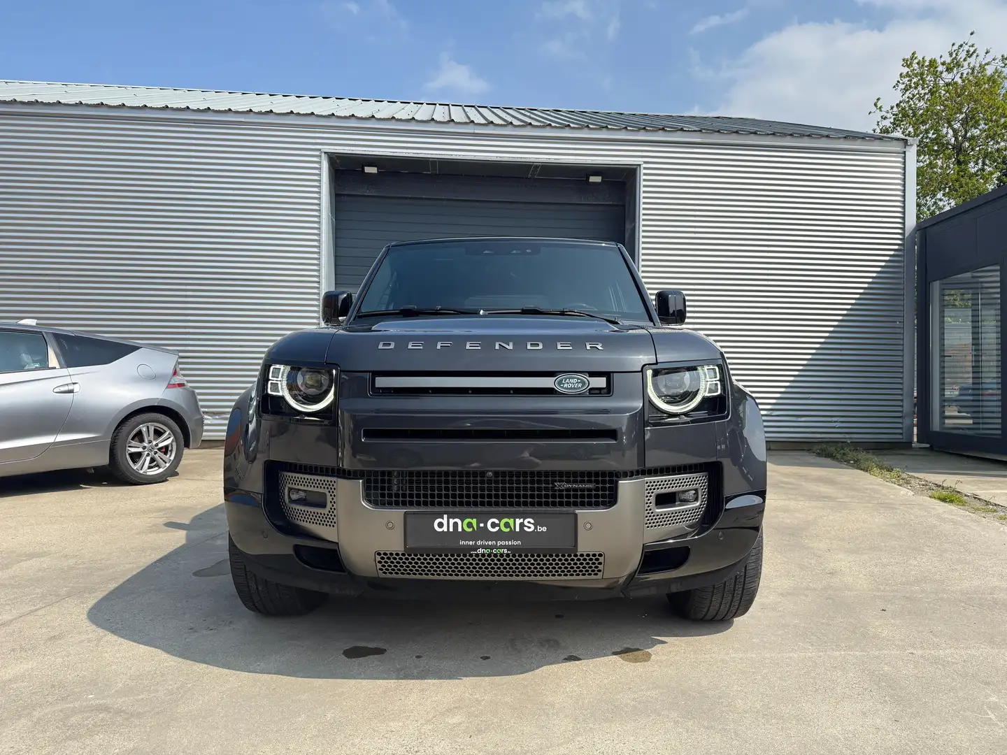 Land Rover Defender 110 3.0 D300 X-Dynamic HSE / CARPATHIAN GREY / LV Grijs - 2