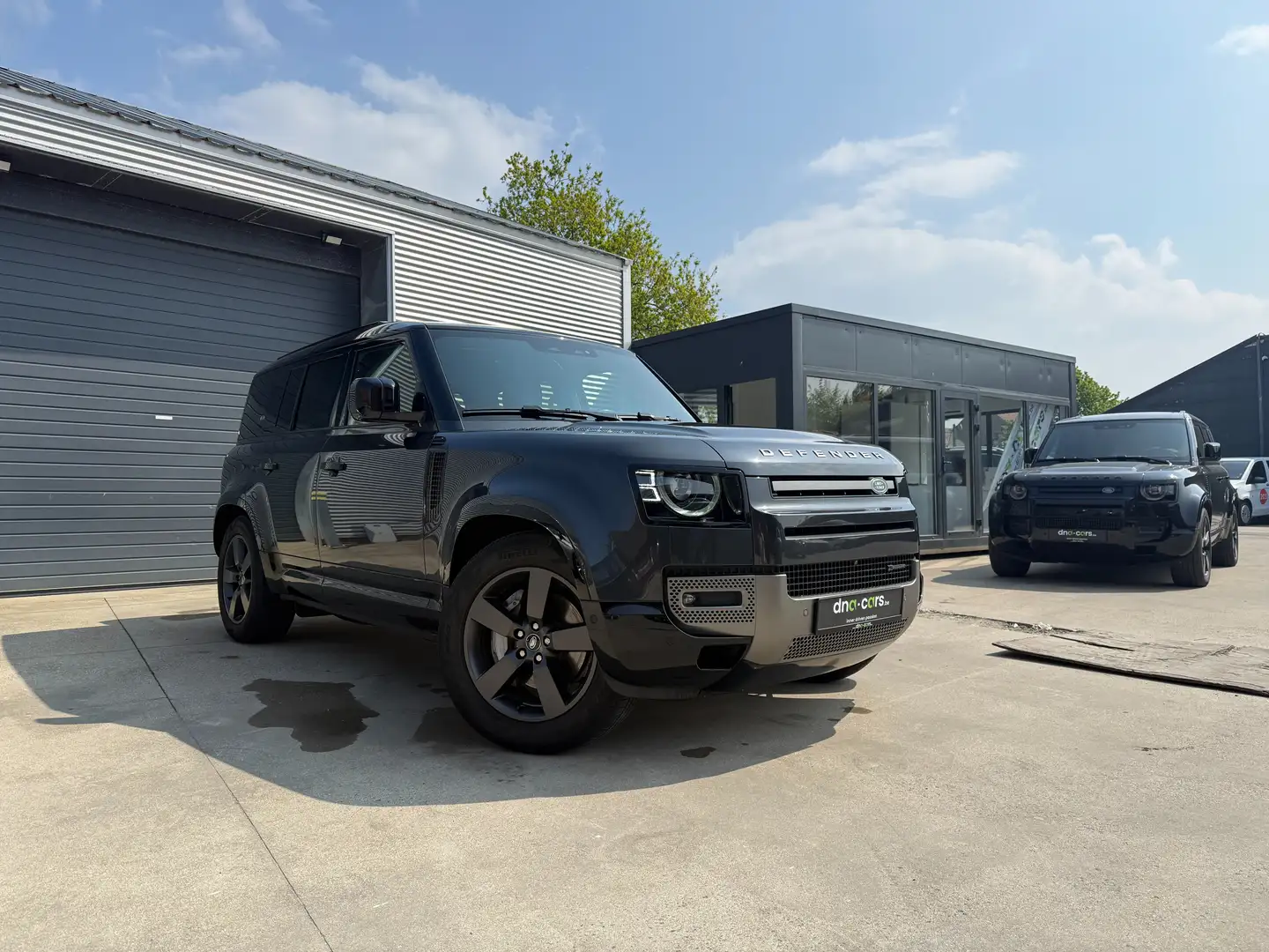 Land Rover Defender 110 3.0 D300 X-Dynamic HSE / CARPATHIAN GREY / LV Grijs - 1