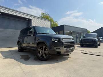 110 3.0 D300 X-Dynamic HSE / CARPATHIAN GREY / LV