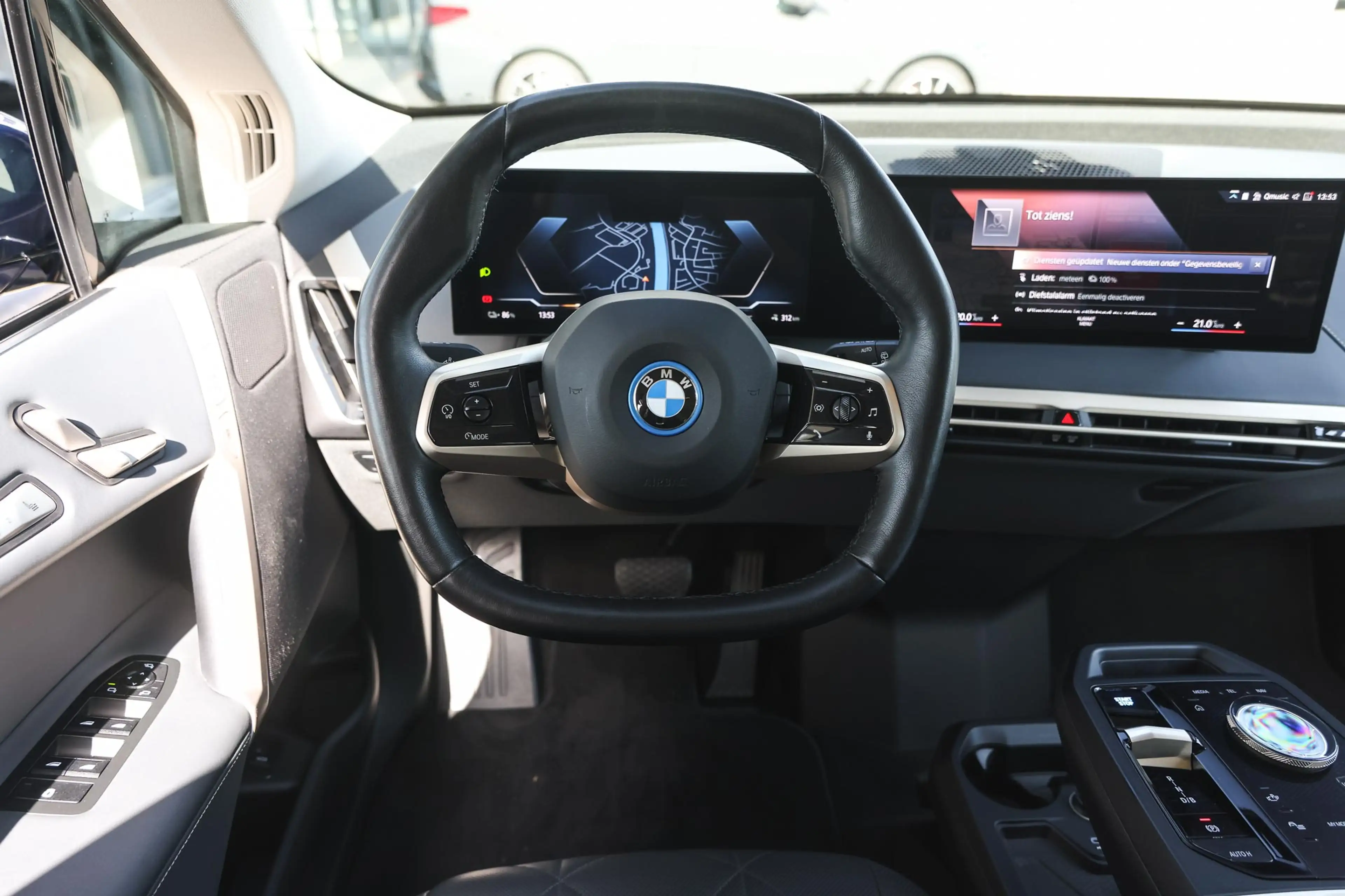 BMW iX xDrive40 High Executive / Sportpakket / Comfort Ac — photo 3