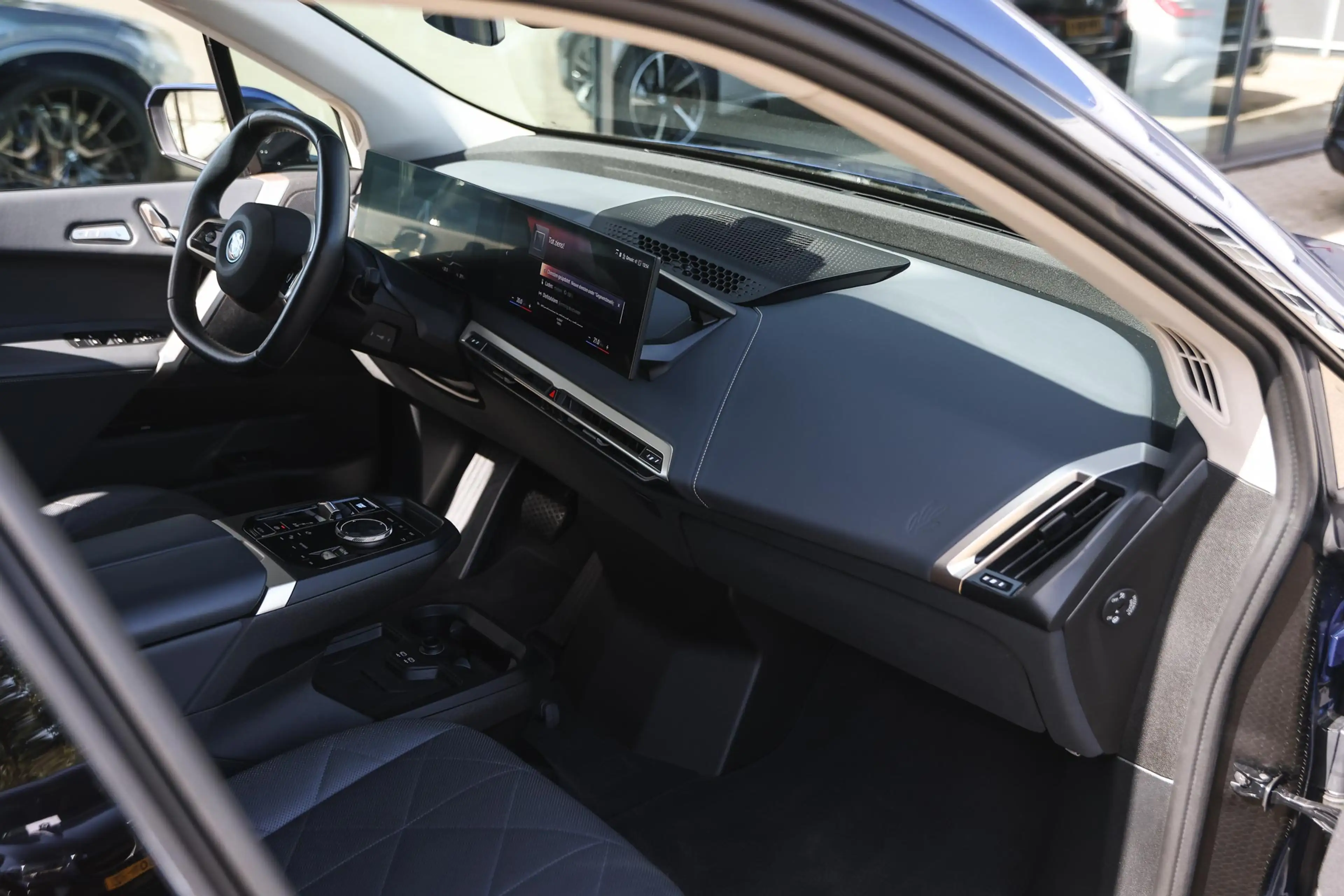 BMW iX xDrive40 High Executive / Sportpakket / Comfort Ac — photo 10