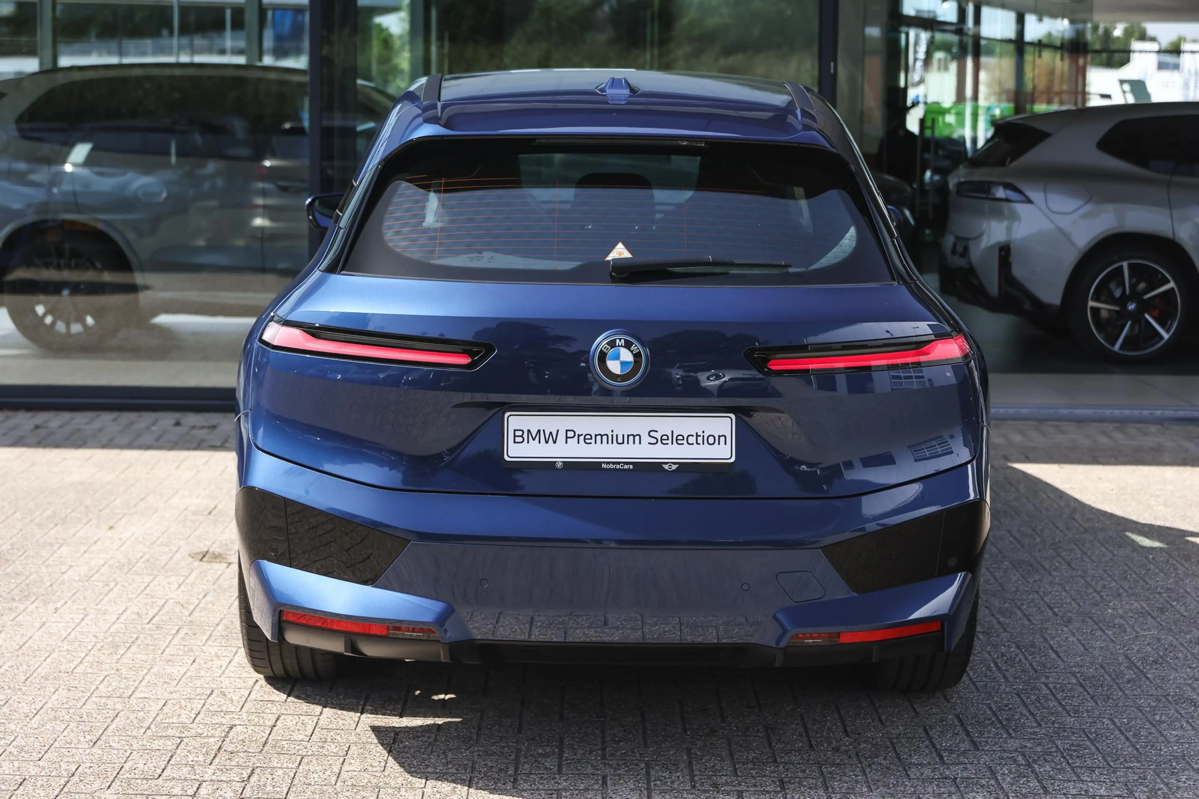 BMW iX xDrive40 High Executive / Sportpakket / Comfort Ac — photo 6