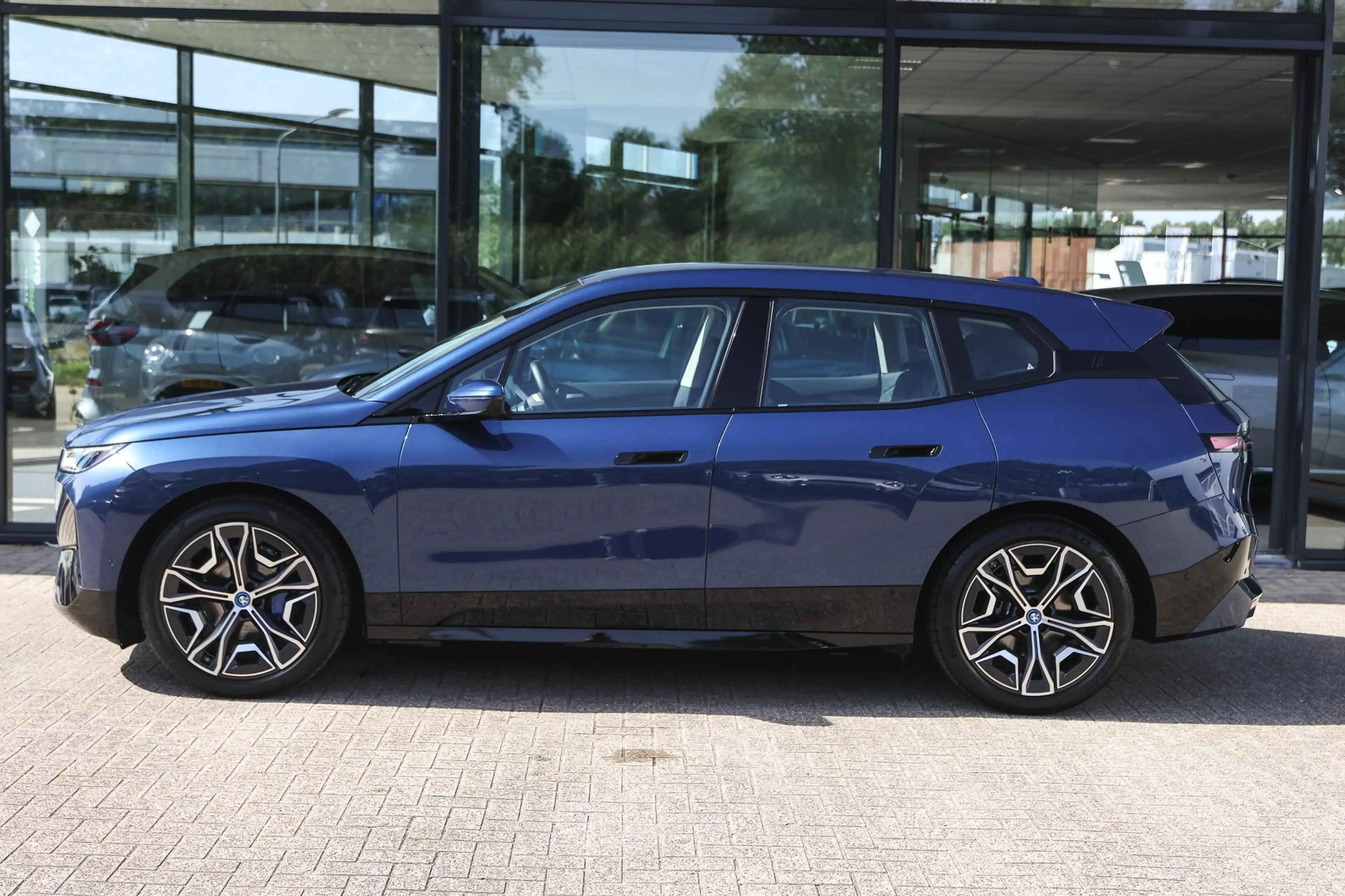 BMW iX xDrive40 High Executive / Sportpakket / Comfort Ac — photo 7