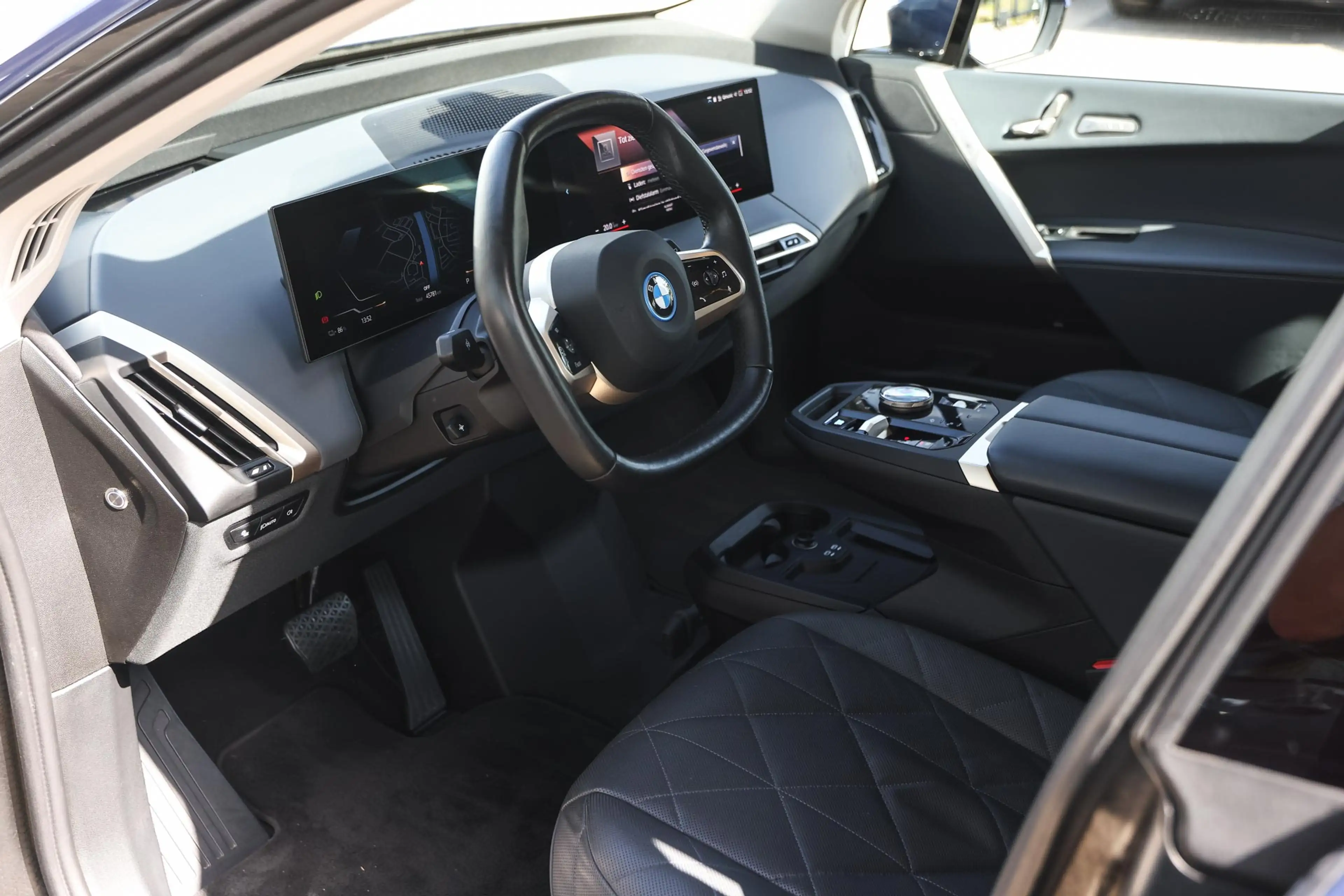 BMW iX xDrive40 High Executive / Sportpakket / Comfort Ac — photo 11