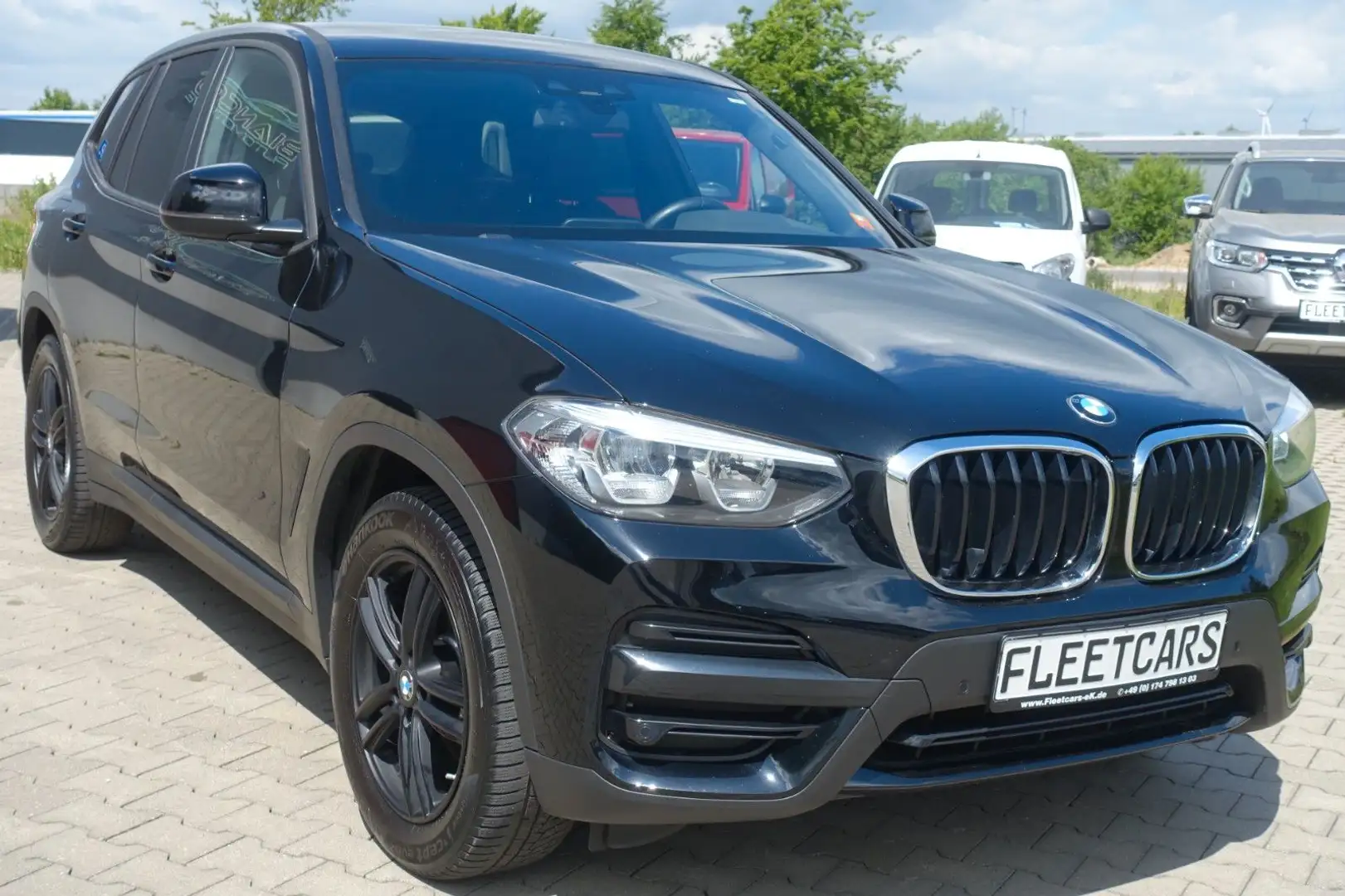 BMW X3 xDrive 20i Automatik | 1.Hand | 3-Zonen-Klima Schwarz - 2