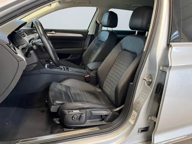 Volkswagen Passat view 7