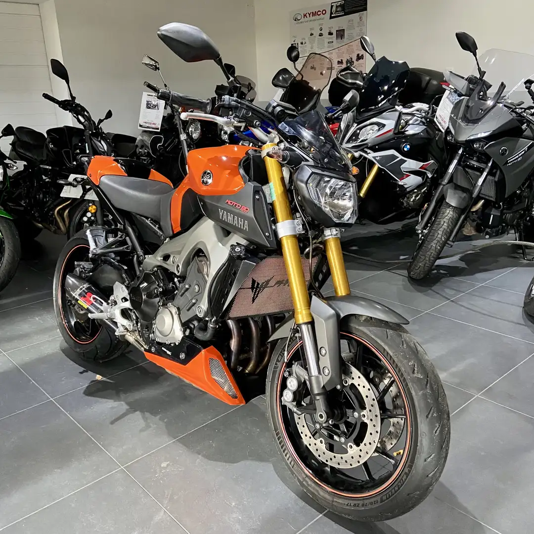 Yamaha MT-09 Arancione - 2