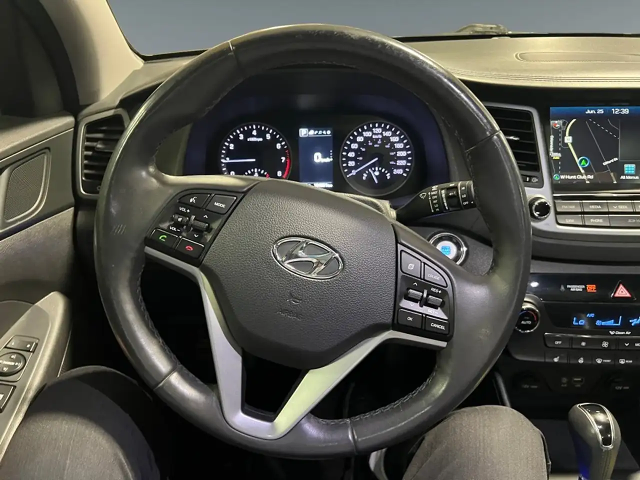 Hyundai TUCSON снимка Hyundai TUCSON