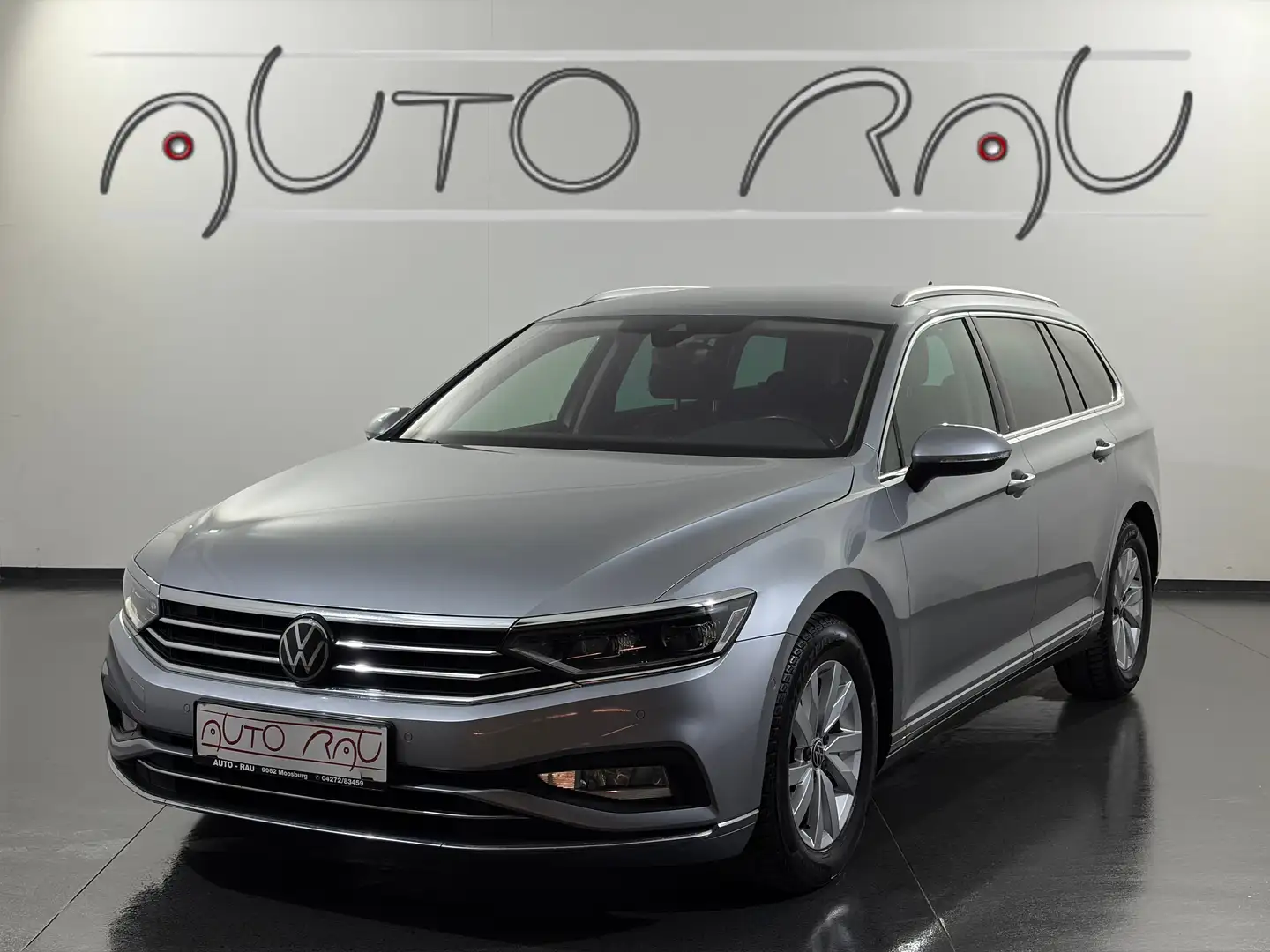 Volkswagen Passat Variant 2.0 TDI SCR Elegance DSG *AHK*MATRIX-LED*RFK* Silber - 1