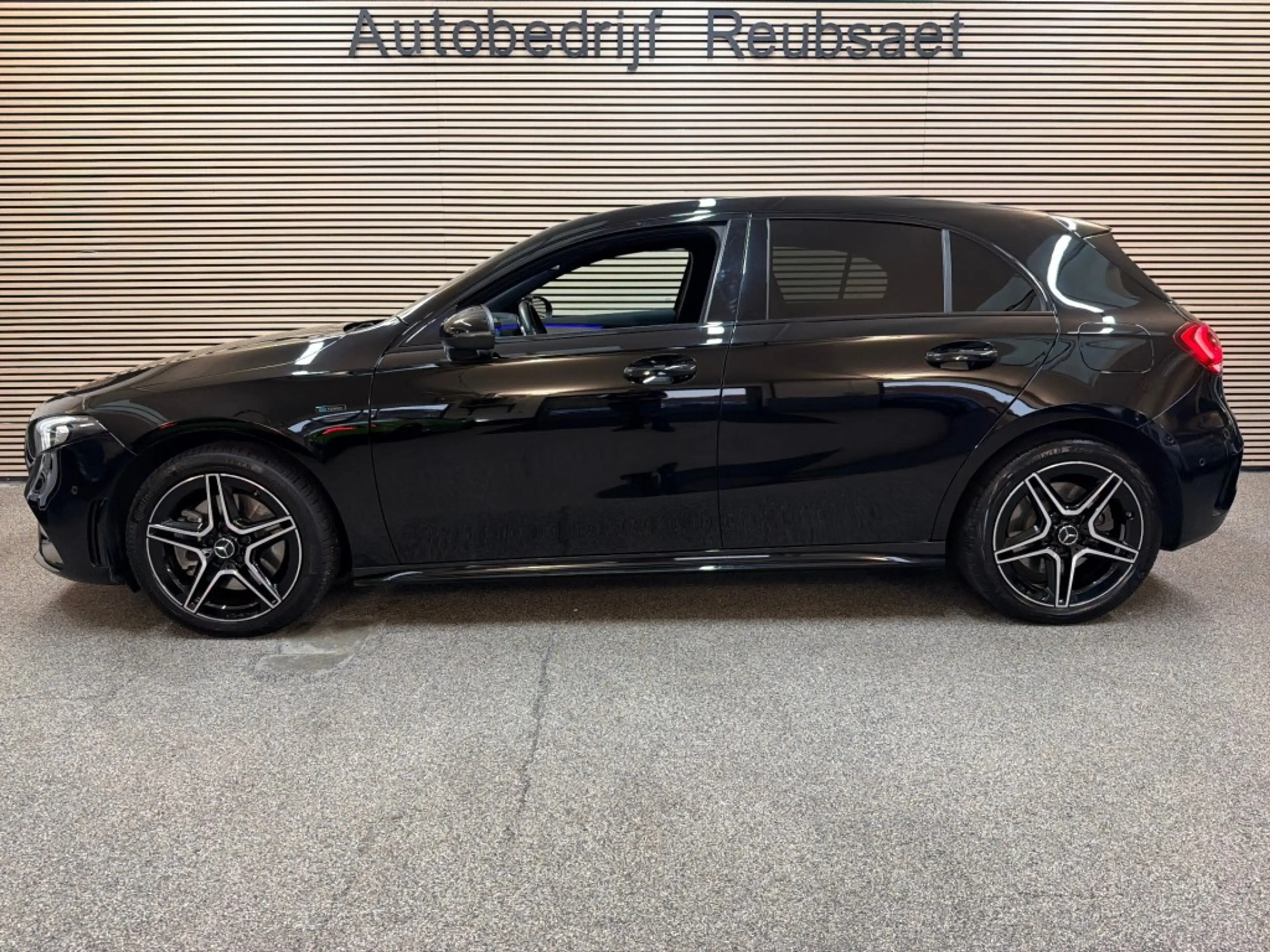 Mercedes-Benz A 250 250 e Business AMG Line Sfeer Carplay Cruise Led N — photo 4