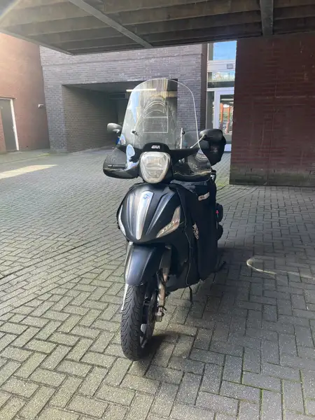 Piaggio Beverly 350 - foto 3