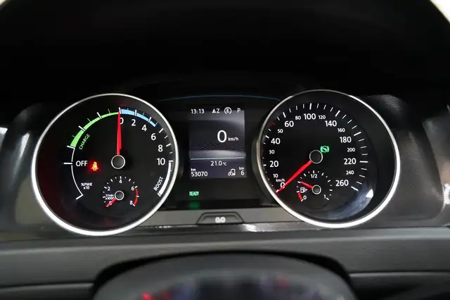 Volkswagen Golf view 14