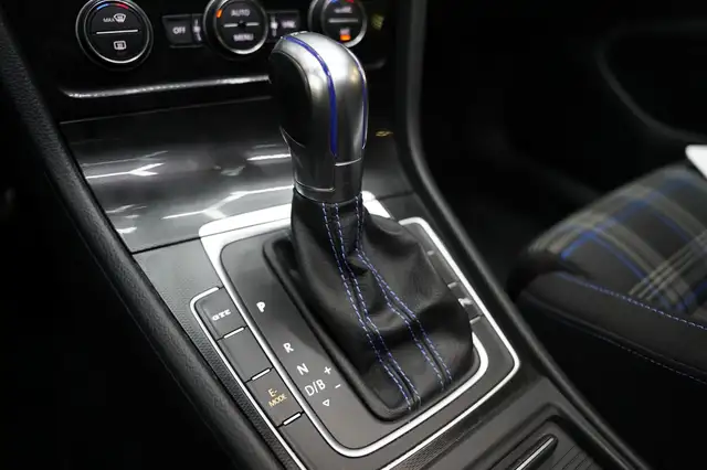 Volkswagen Golf view 15