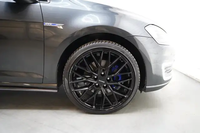 Volkswagen Golf view 11