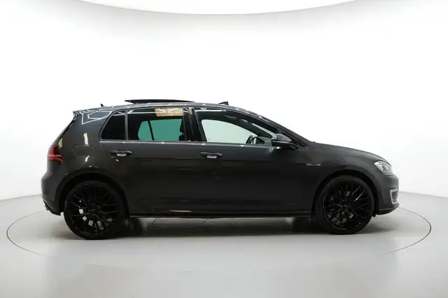 Volkswagen Golf view 5