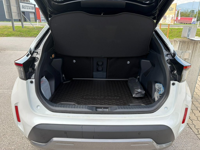 Toyota Yaris Cross SUV, 5-türig Style 1,5 VVT-i Hybrid CV — photo 8