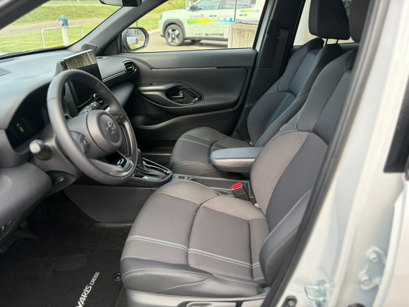 Toyota Yaris Cross SUV, 5-türig Style 1,5 VVT-i Hybrid CV — photo 12