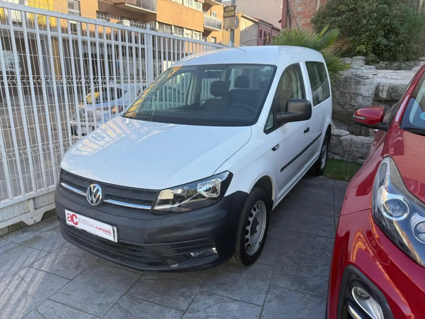 Volkswagen Caddy 2.0TDI Trendline 4M 90kW Weiß - 1