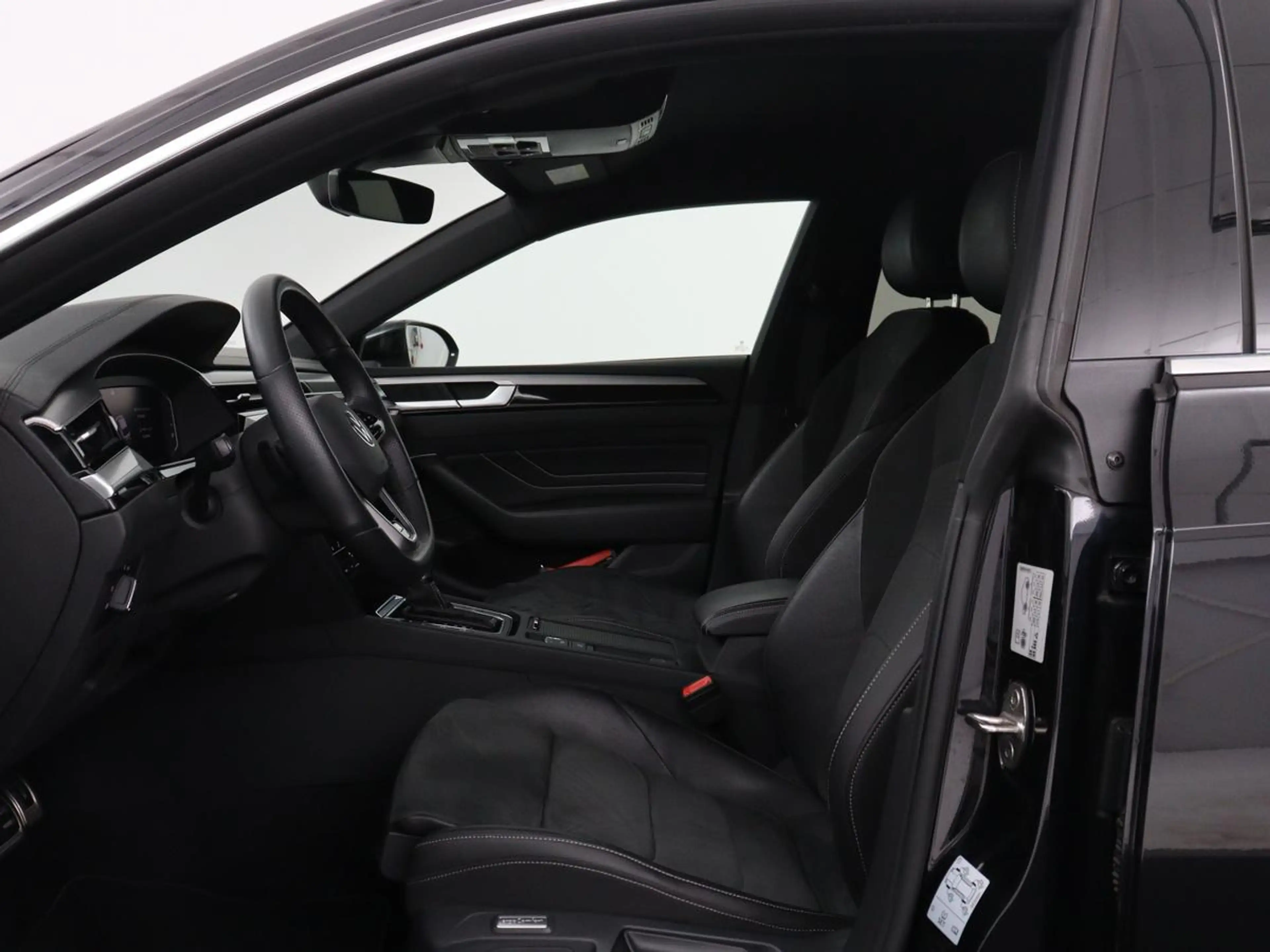 Volkswagen Arteon 1.4 TSI eHybrid R-Line Business+ — photo 3