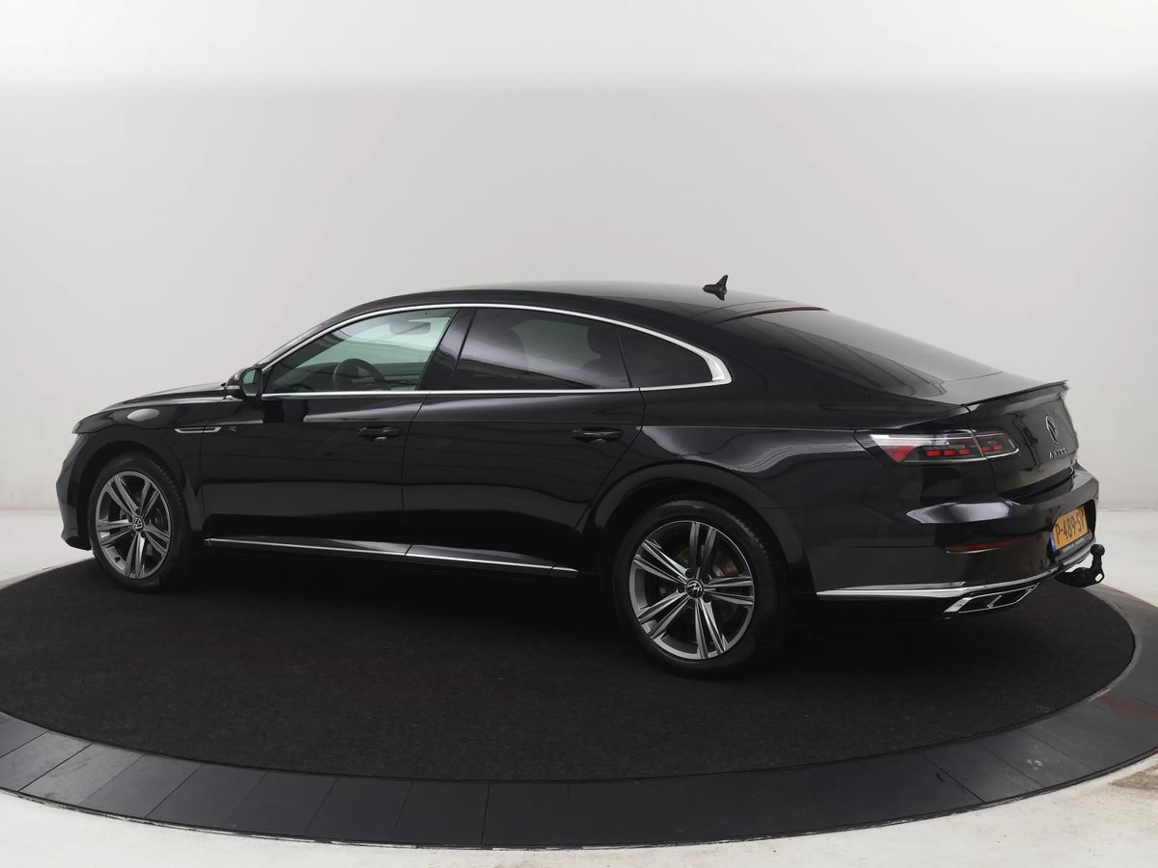 Volkswagen Arteon 1.4 TSI eHybrid R-Line Business+ — photo 2