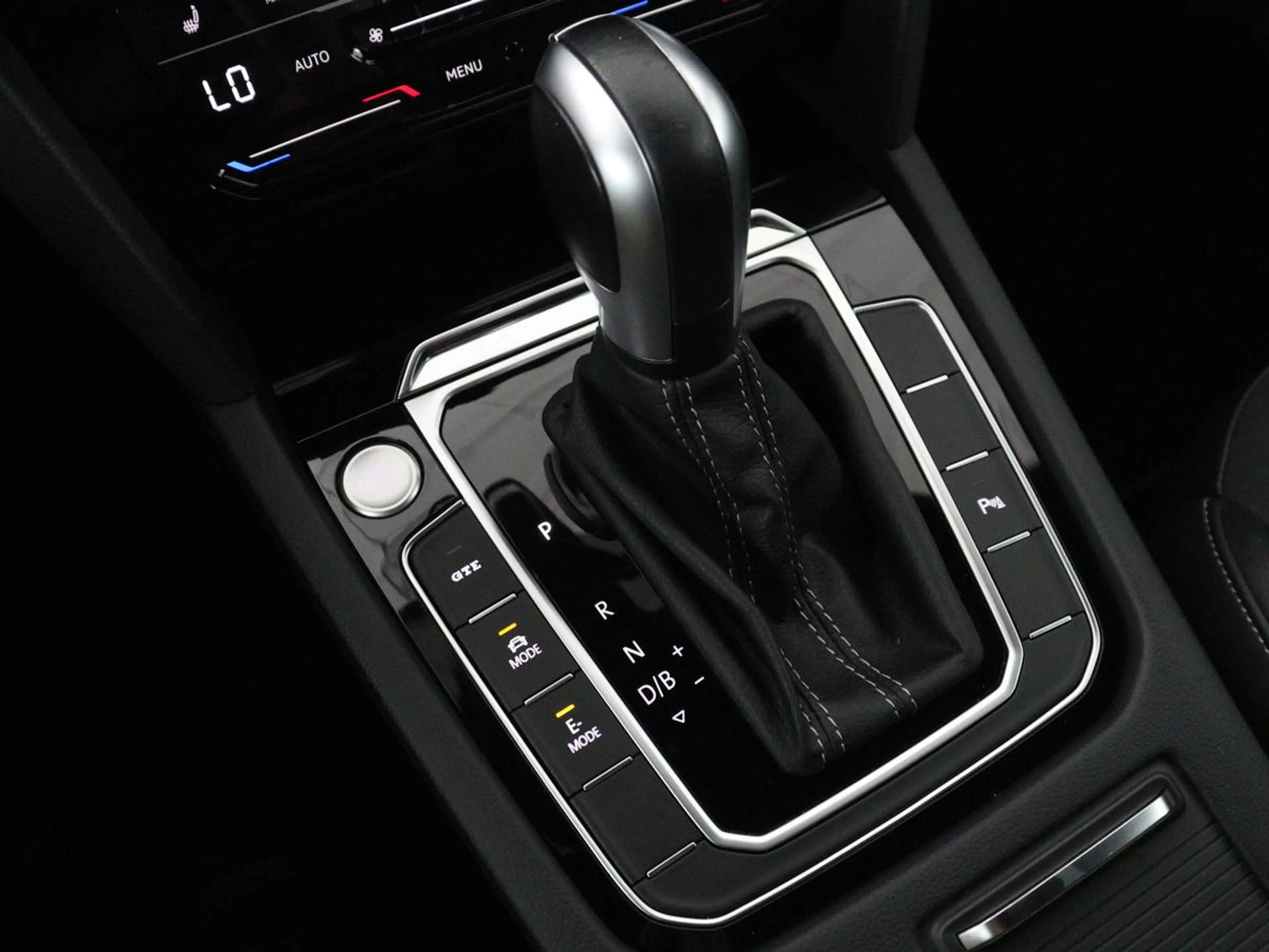 Volkswagen Arteon 1.4 TSI eHybrid R-Line Business+ — photo 12