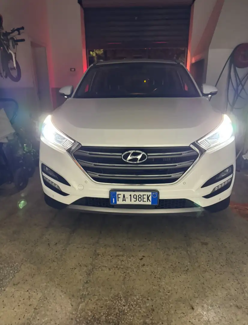 Hyundai TUCSON 1.7 crdi allestimento X-Possible - 1