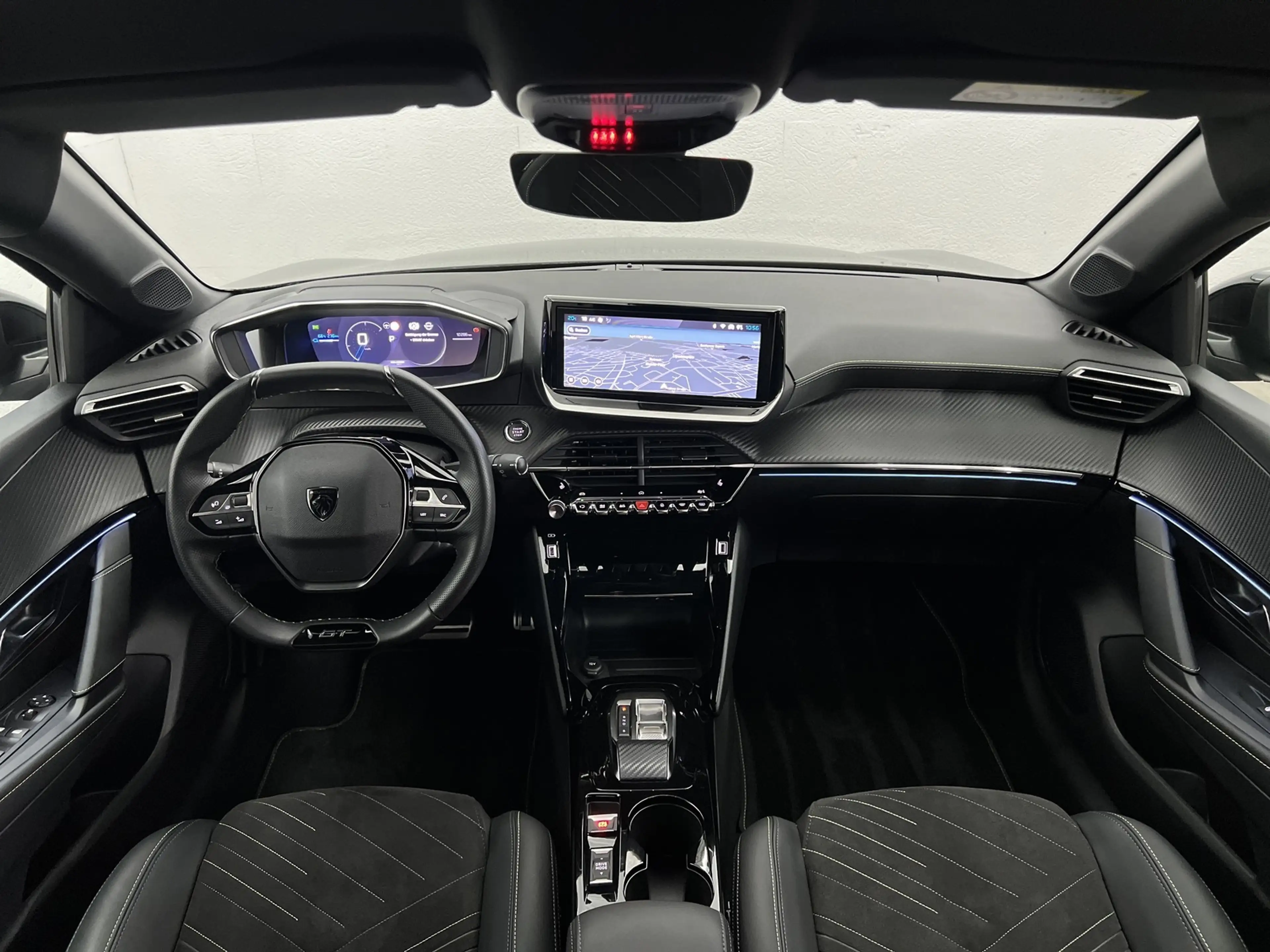 Peugeot e-208 156 GT WÄRMEPUMPE+ACC+MASSAGE+360+KEYLESS+ — photo 3