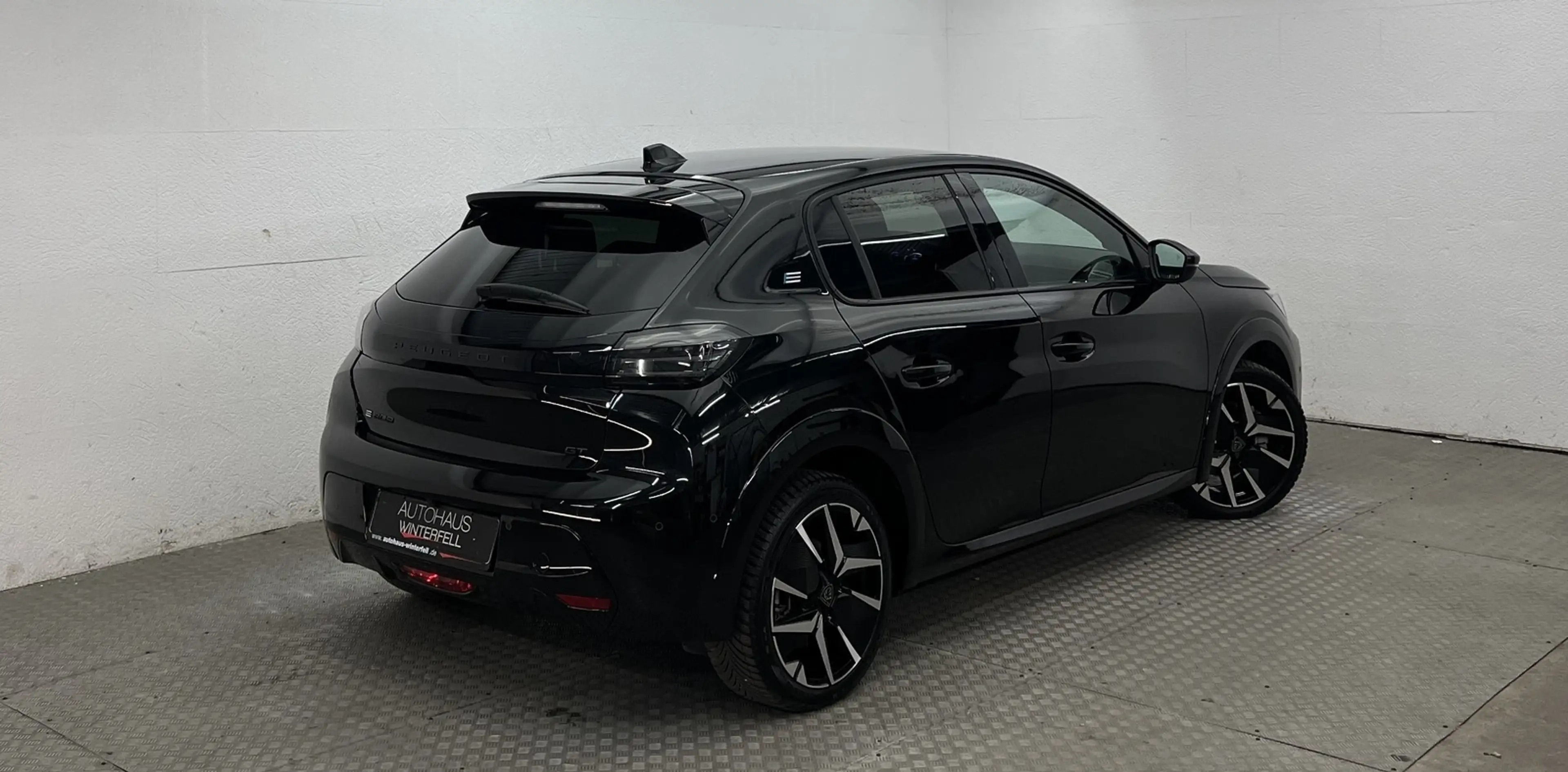 Peugeot e-208 156 GT WÄRMEPUMPE+ACC+MASSAGE+360+KEYLESS+ — photo 4