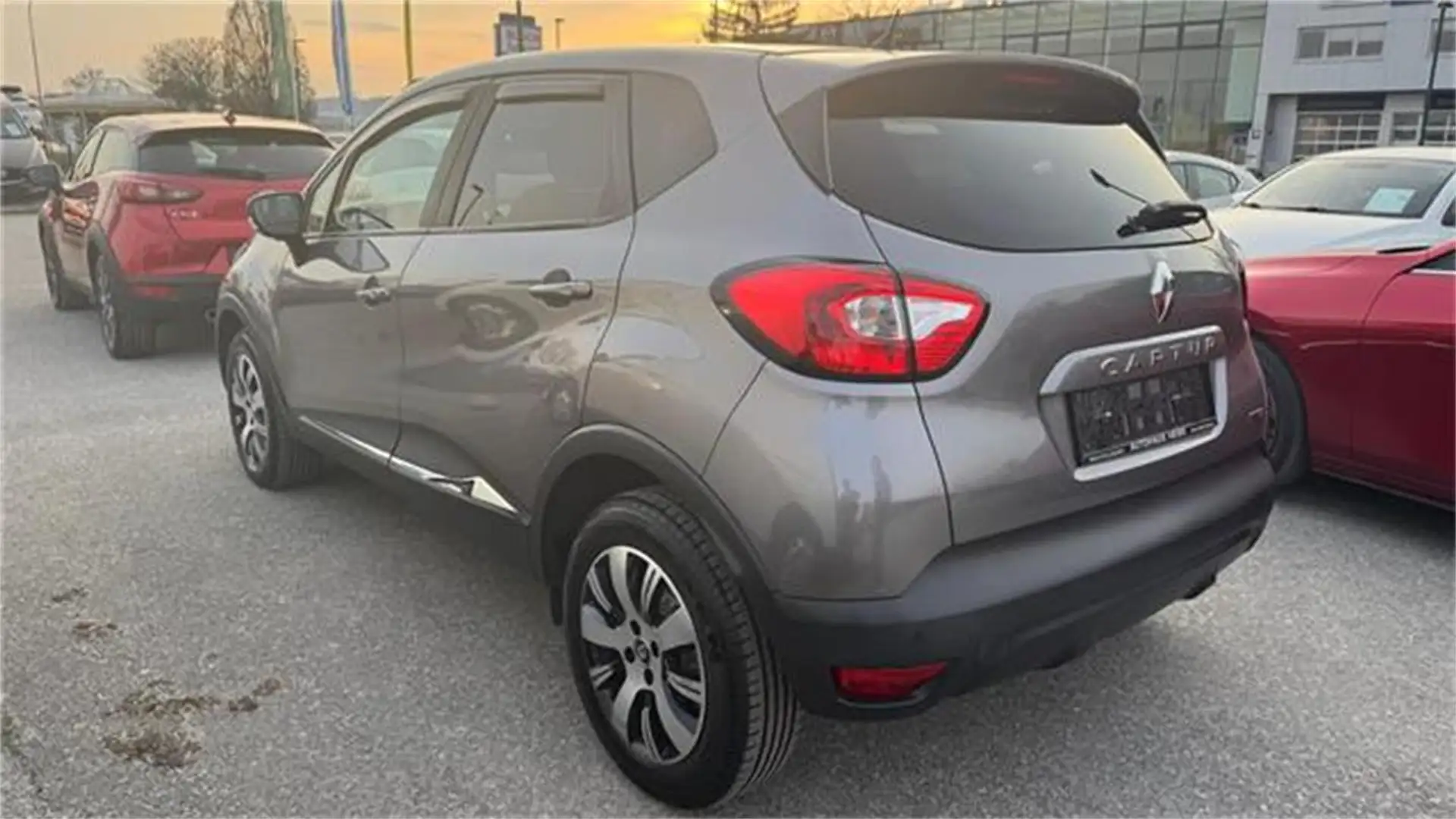 Renault Captur Expression ENERGY dCi 90 Grau - 2