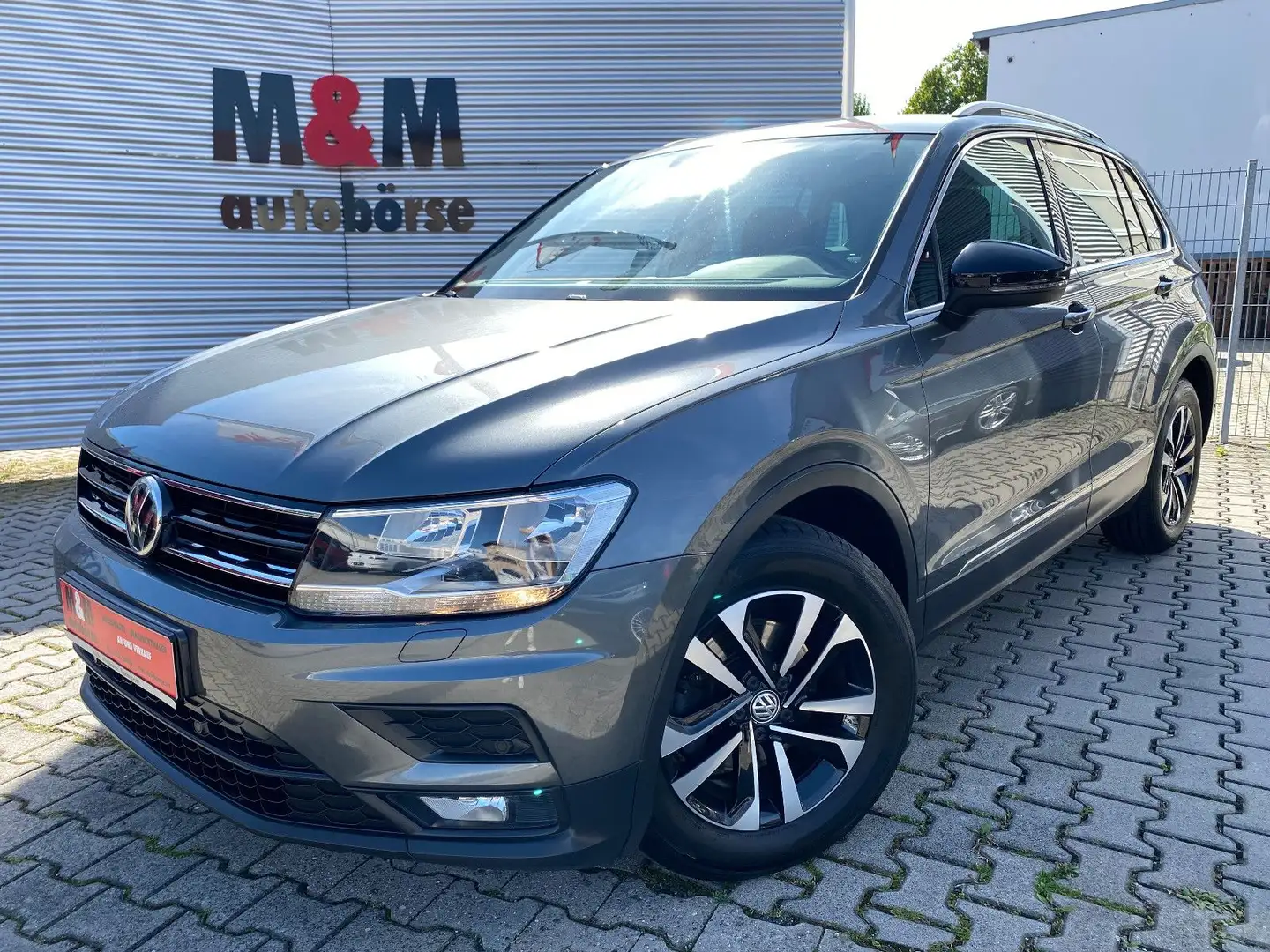 Volkswagen Tiguan IQ.DRIVE ACC/ SHZ/ CarPlay/ AHK Grau - 1