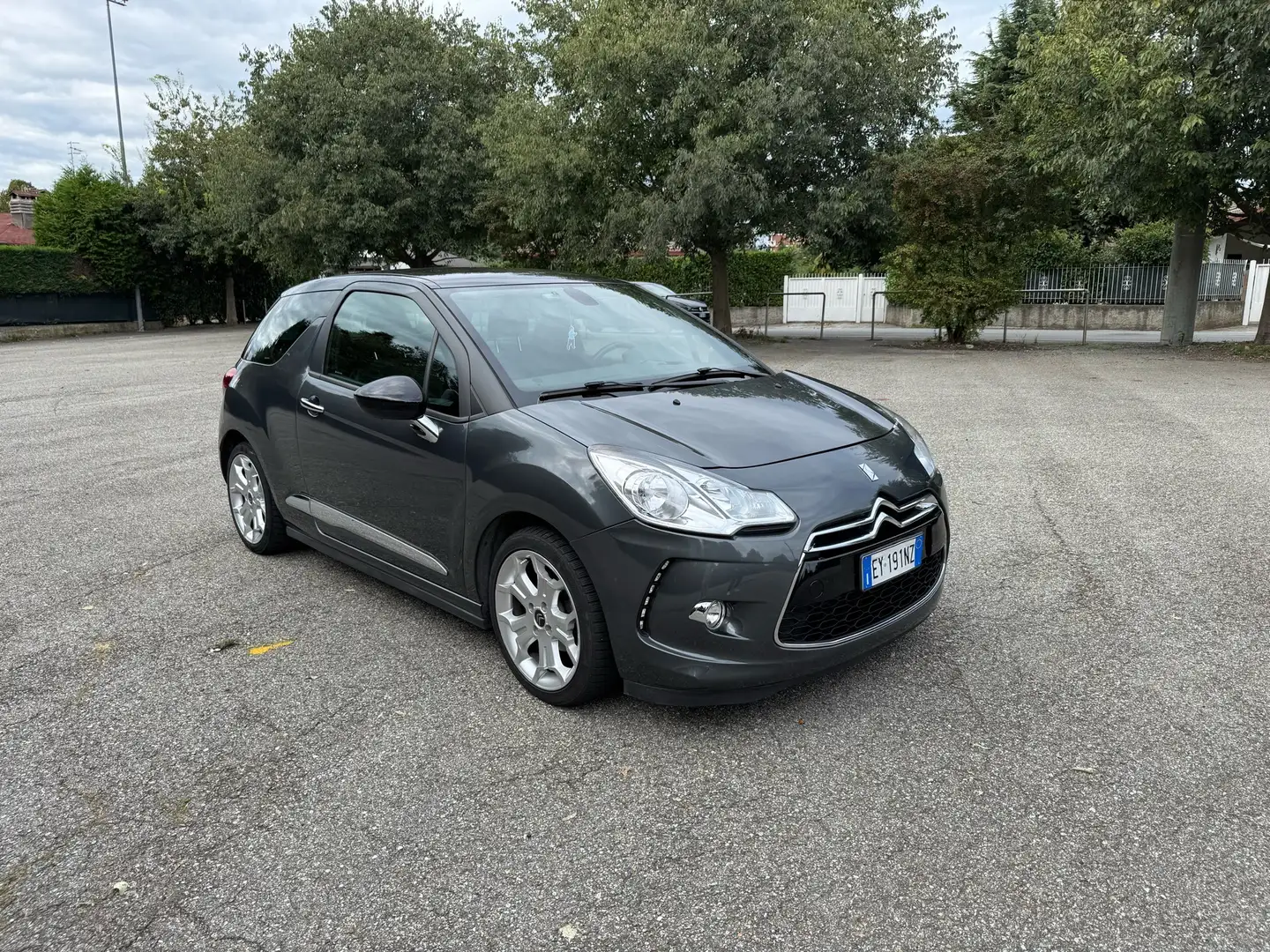 Citroen DS3 1.4 hdi Chic 70cv - 1