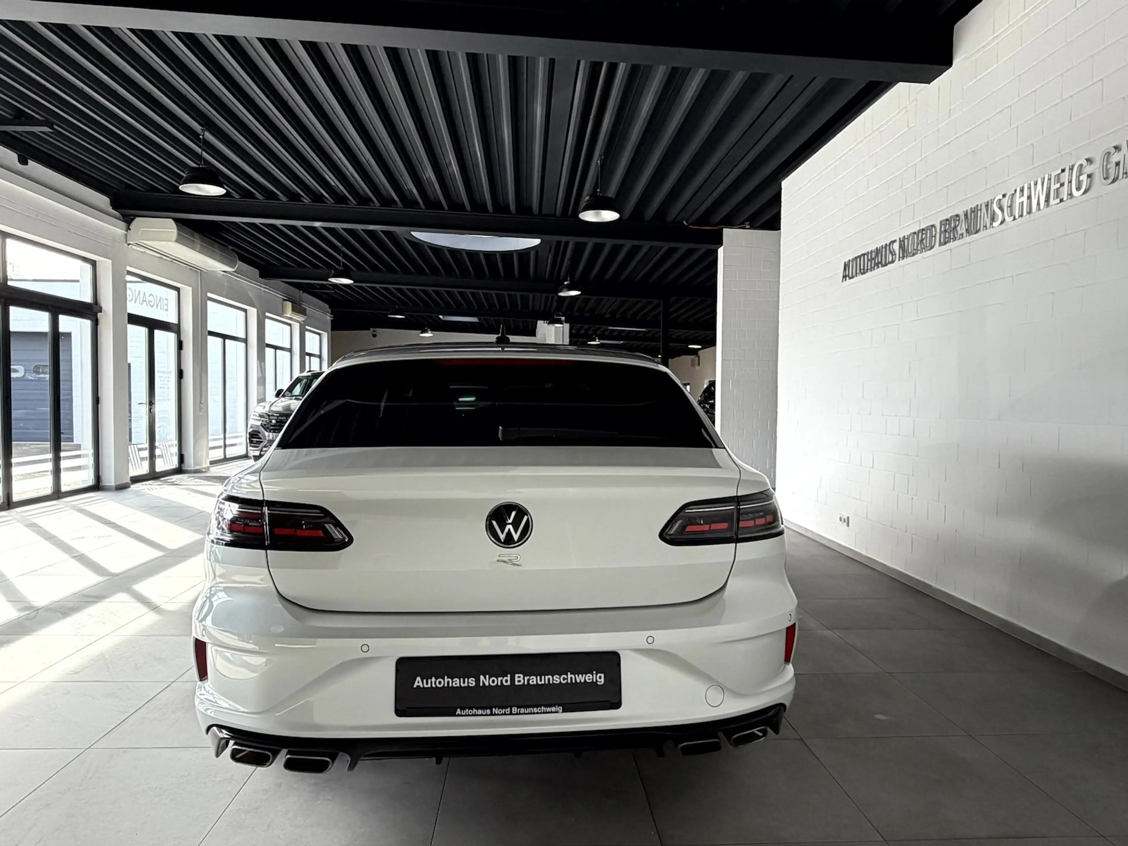 Volkswagen Arteon Shooting Brake R 2.0 TSI*Pano*H&K*HUD*AHK* — photo 6