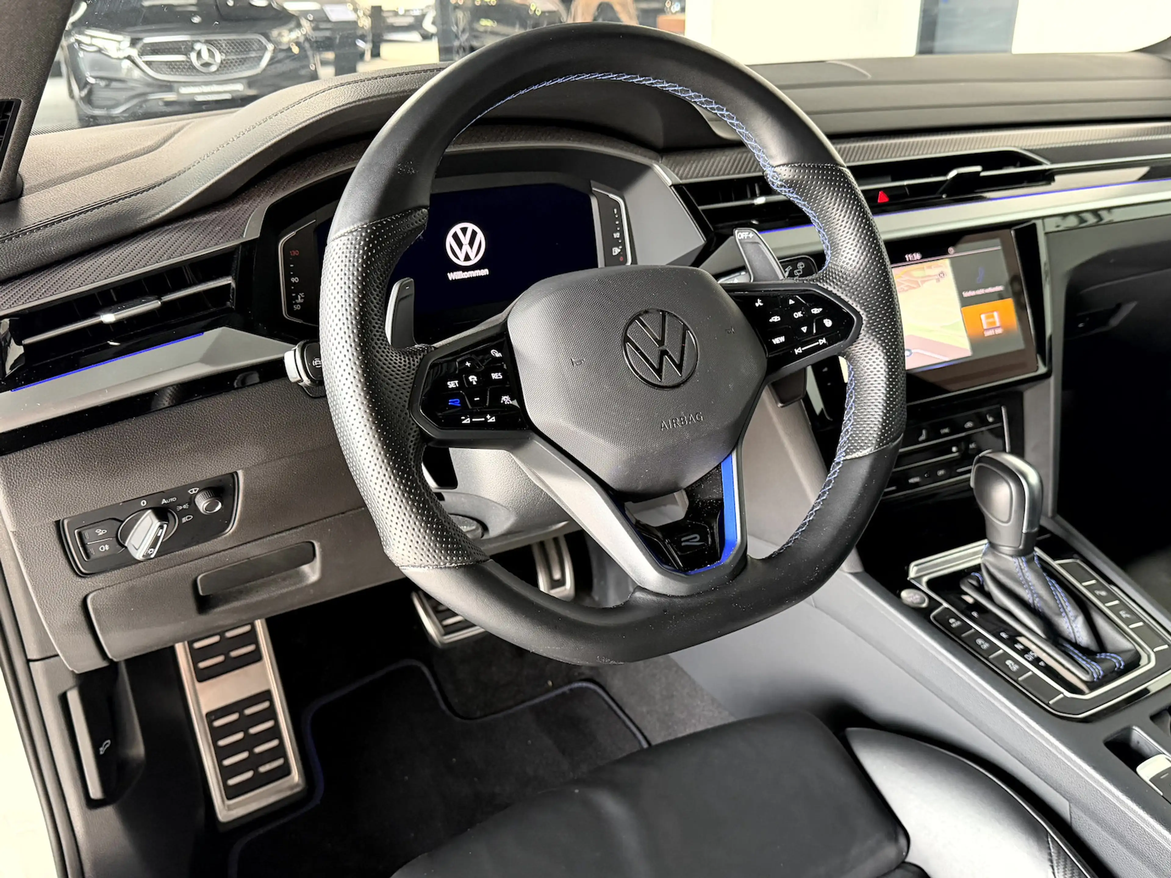 Volkswagen Arteon Shooting Brake R 2.0 TSI*Pano*H&K*HUD*AHK* — photo 13
