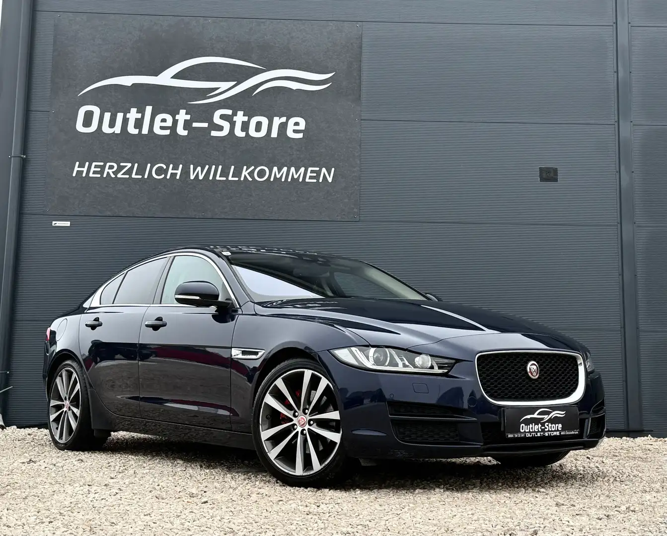 Jaguar XE Portfolio*Pano*HUD*R-Kamera*Navi*Spur*Meridian* Bleu - 1