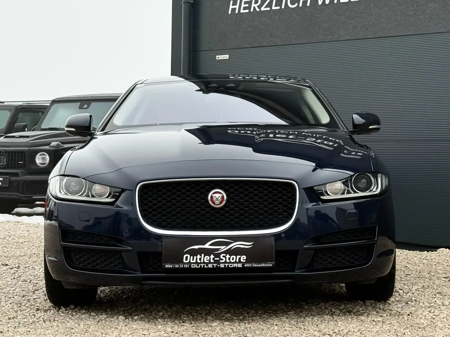 Jaguar XE Portfolio*Pano*HUD*R-Kamera*Navi*Spur*Meridian* Bleu - 2
