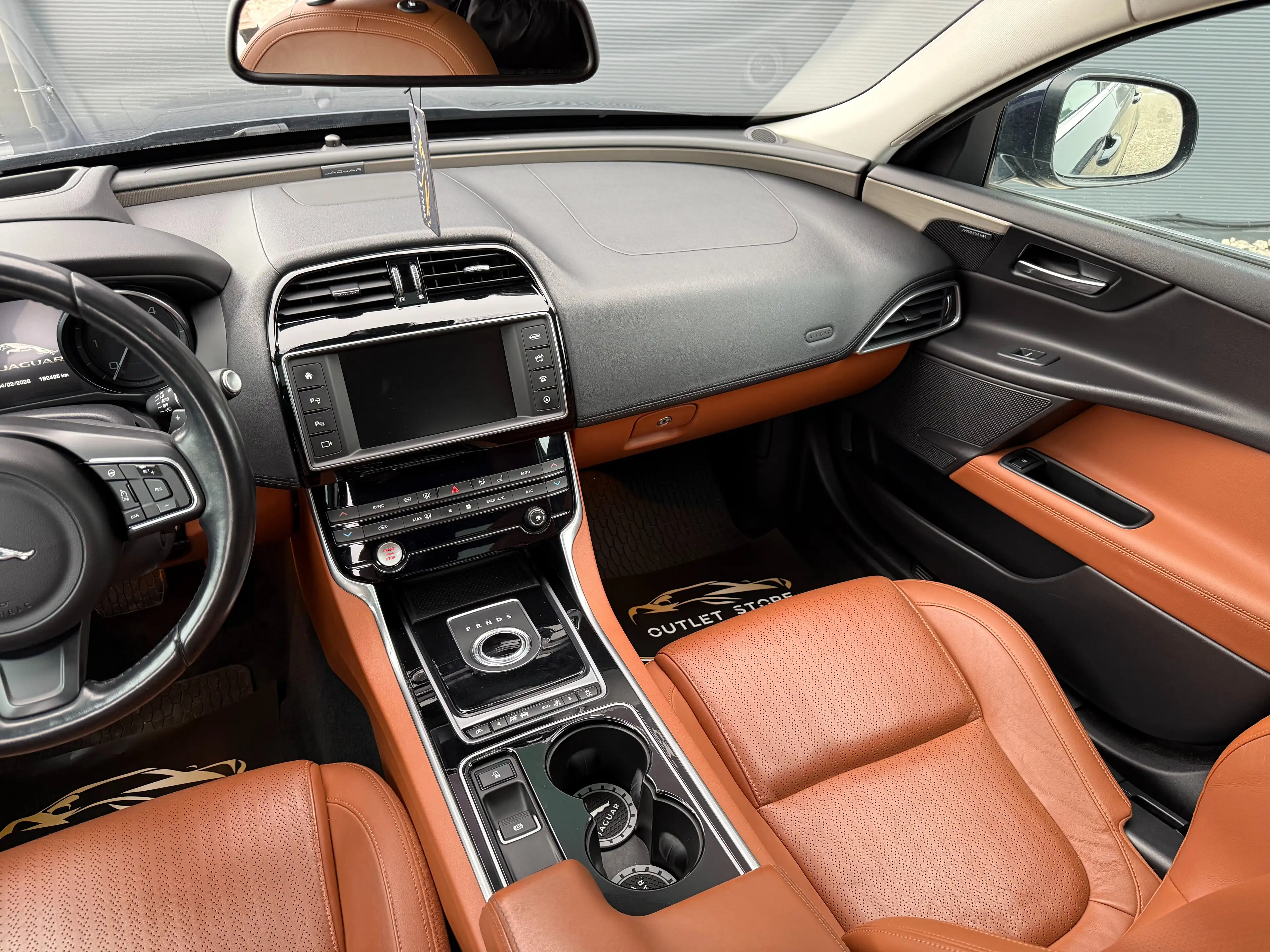 Jaguar XE Portfolio*Panorama*Navi*Memory*Spur*Garantie*TOP* — photo 14
