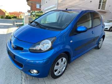 Aygo 1,0 VVT-i Young Young
