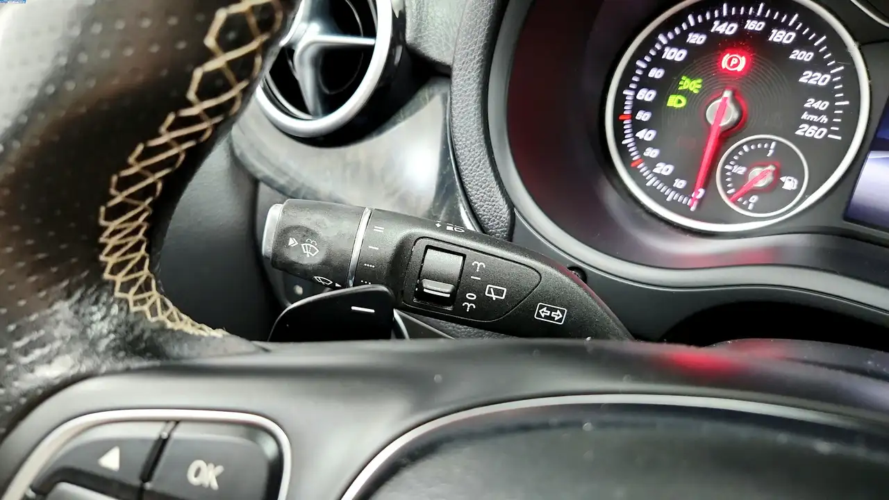 Mercedes-Benz B-Class снимка Mercedes-Benz B-Class
