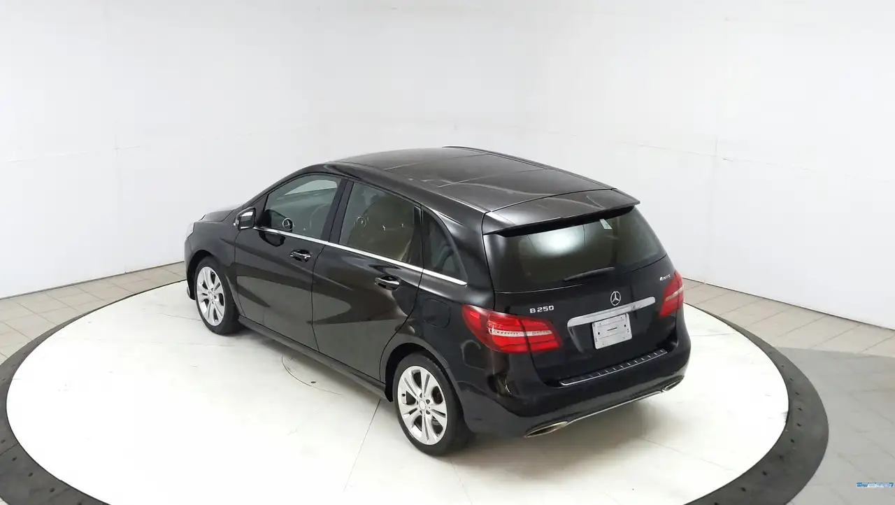 Mercedes-Benz B-Class снимка Mercedes-Benz B-Class