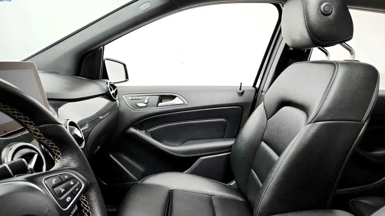 Mercedes-Benz B-Class снимка Mercedes-Benz B-Class