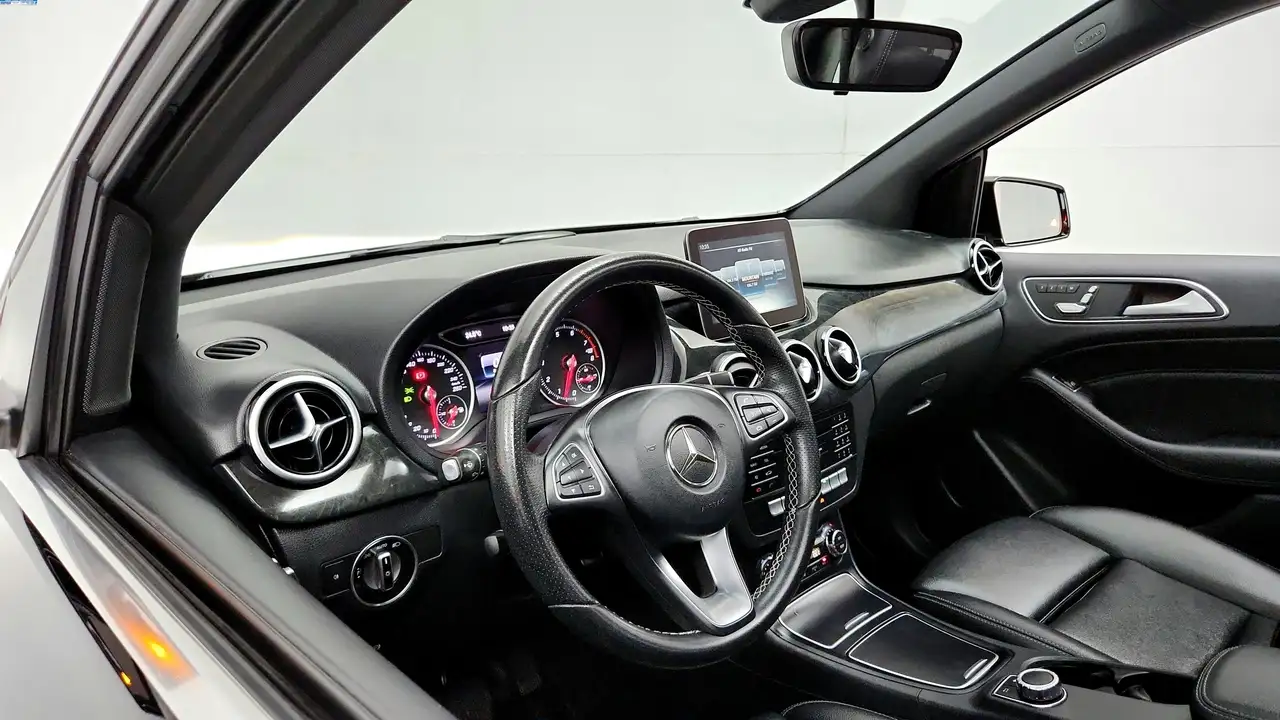 Mercedes-Benz B-Class снимка Mercedes-Benz B-Class