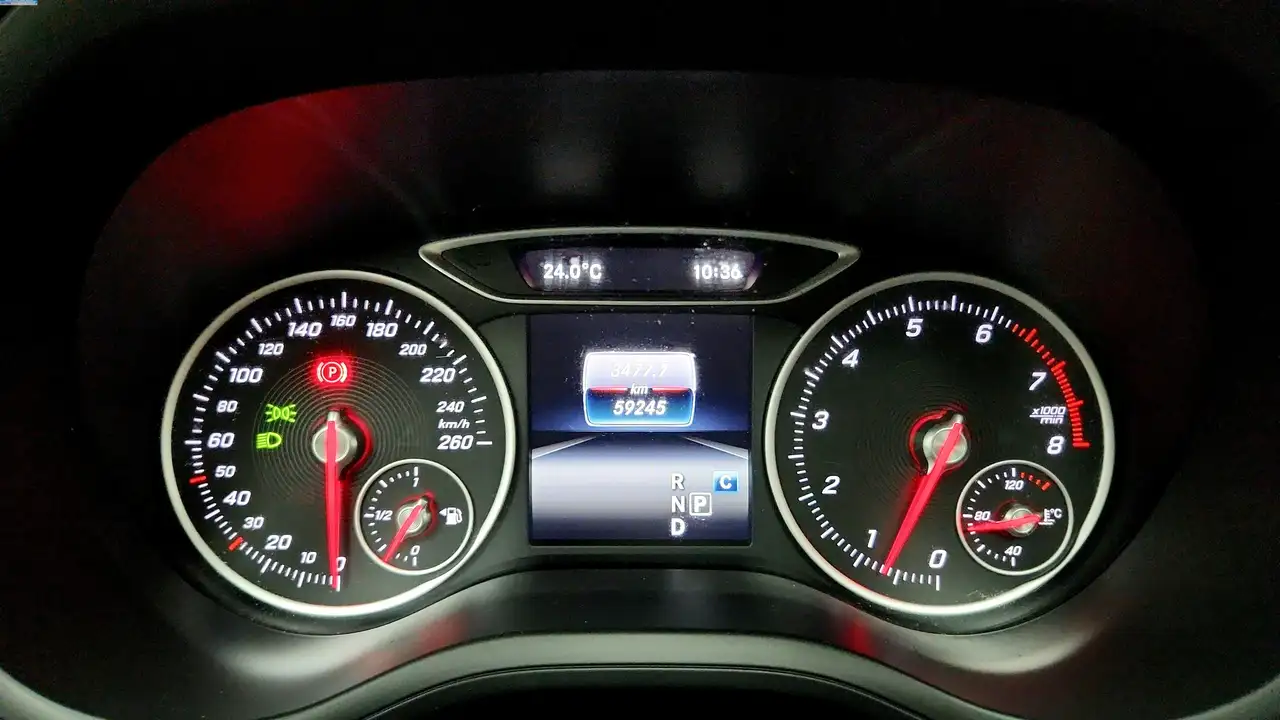 Mercedes-Benz B-Class снимка Mercedes-Benz B-Class