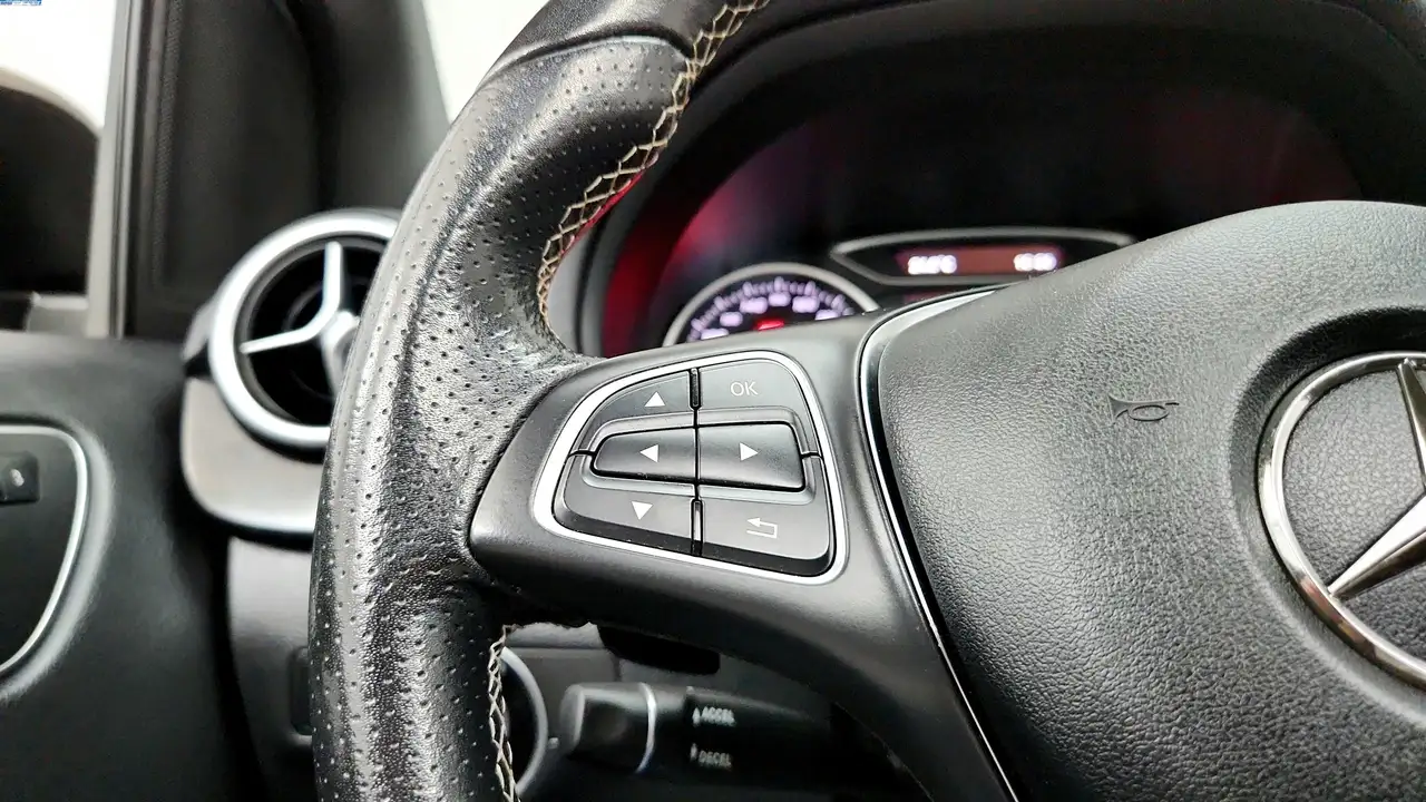 Mercedes-Benz B-Class снимка Mercedes-Benz B-Class