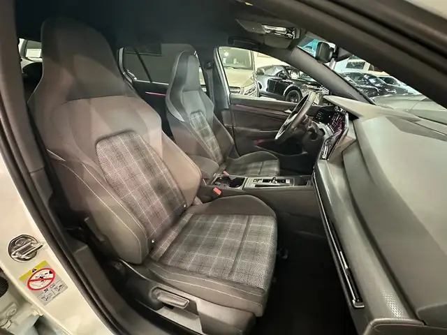 Volkswagen Golf view 10