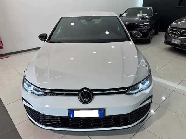 Volkswagen Golf view 2