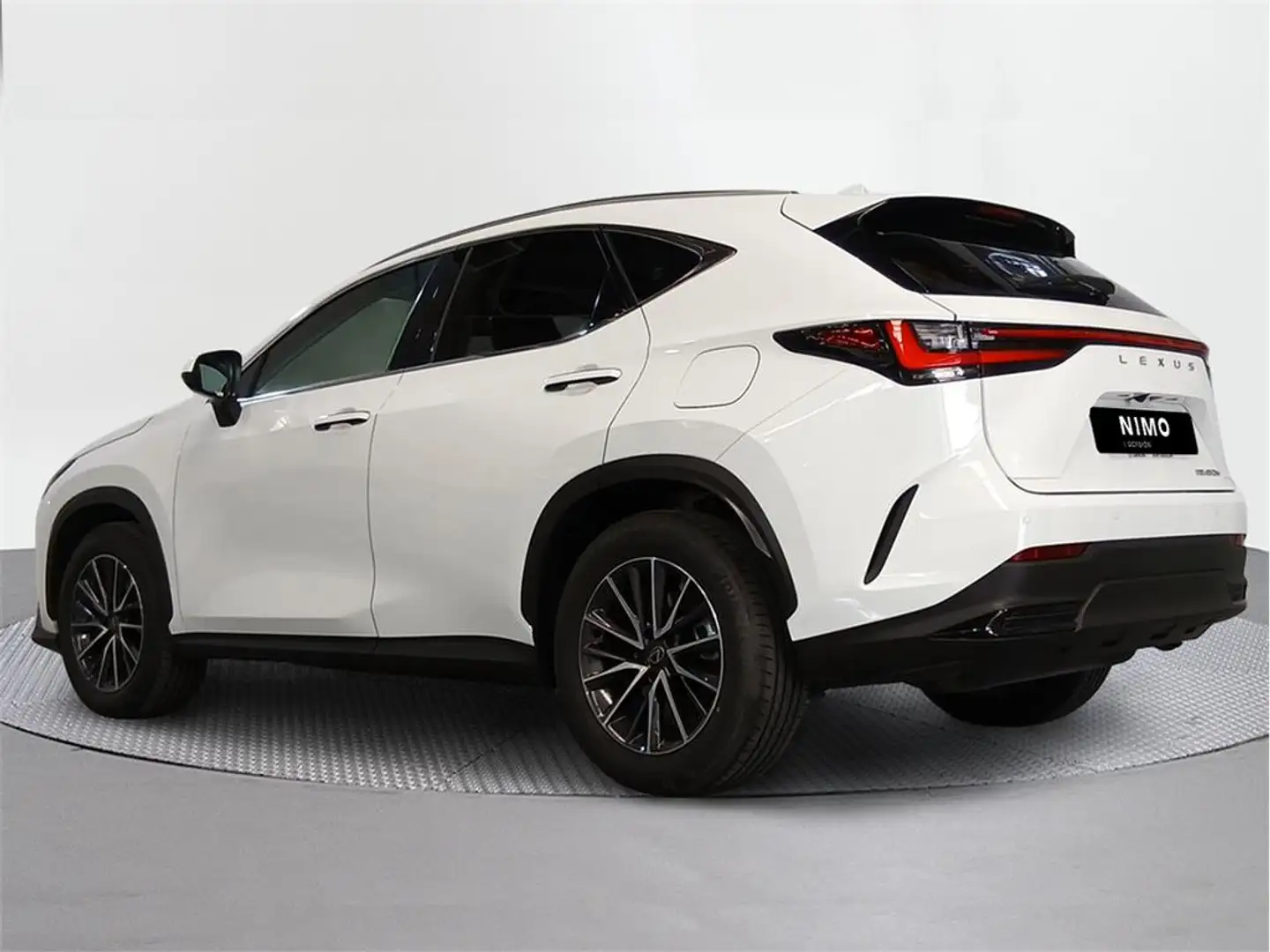 Lexus NX 450h+ Premium+ 4WD - 2