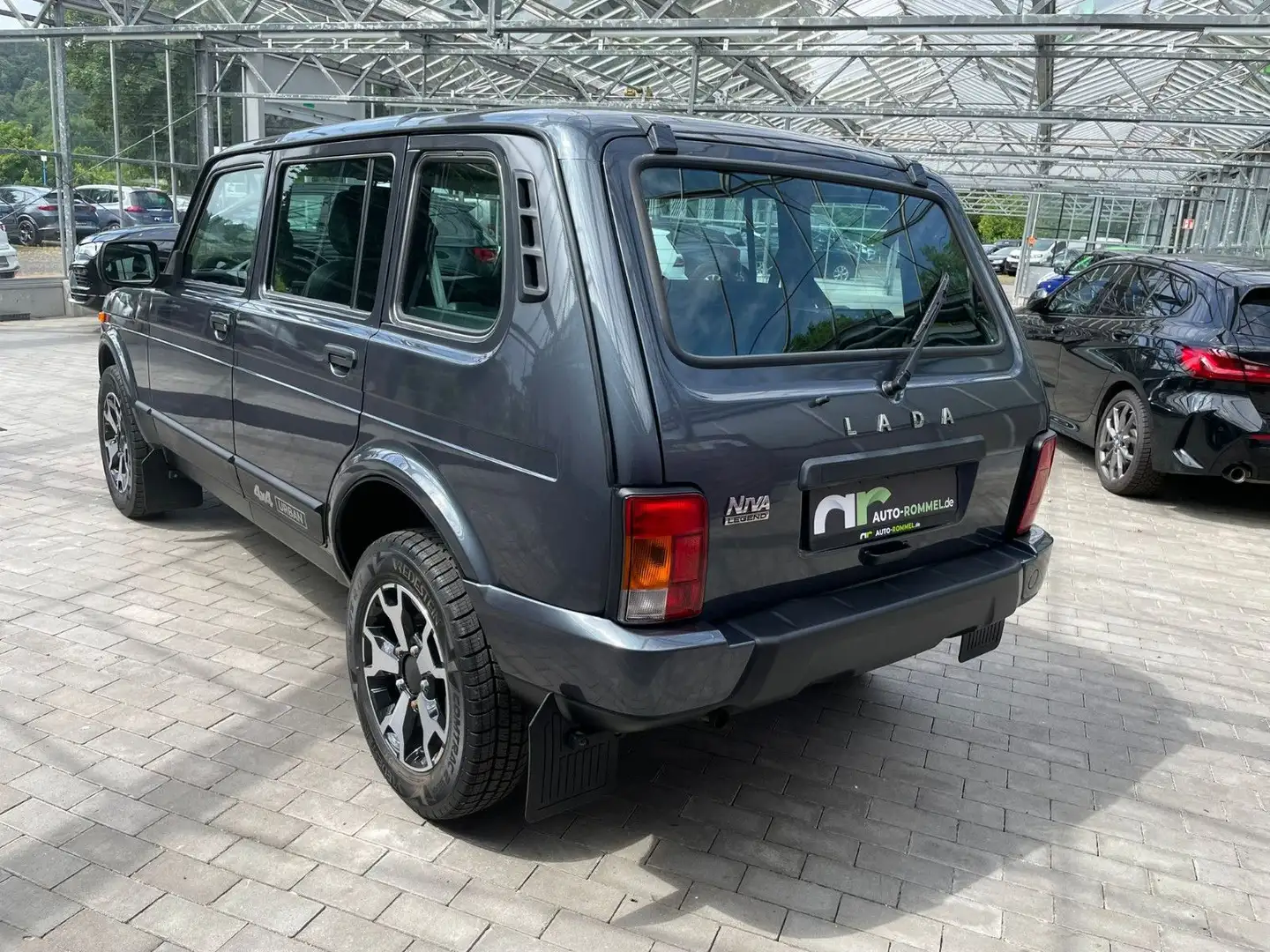 Lada Niva 1.7 Legend Urban 4x4 5-türig Klima Sitzh Grigio - 2